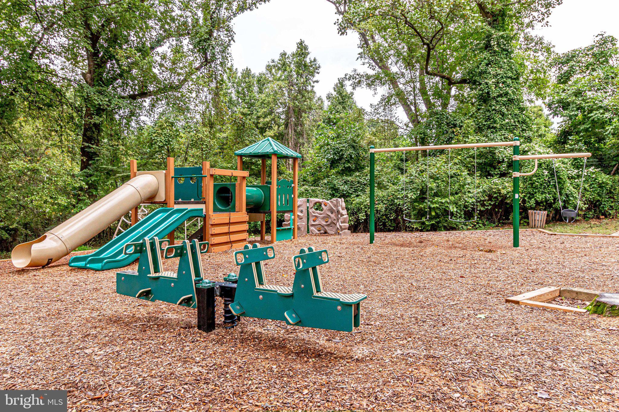 THE COLONIES - Residential