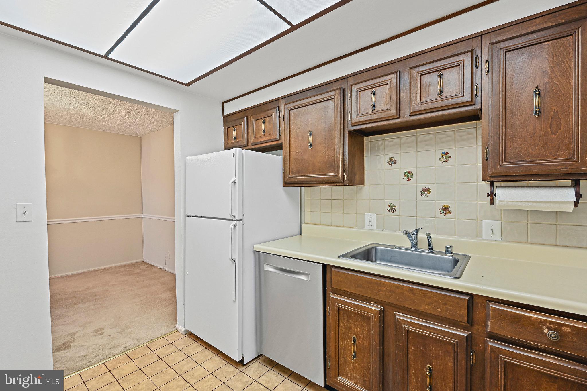 THE COLONIES - Residential