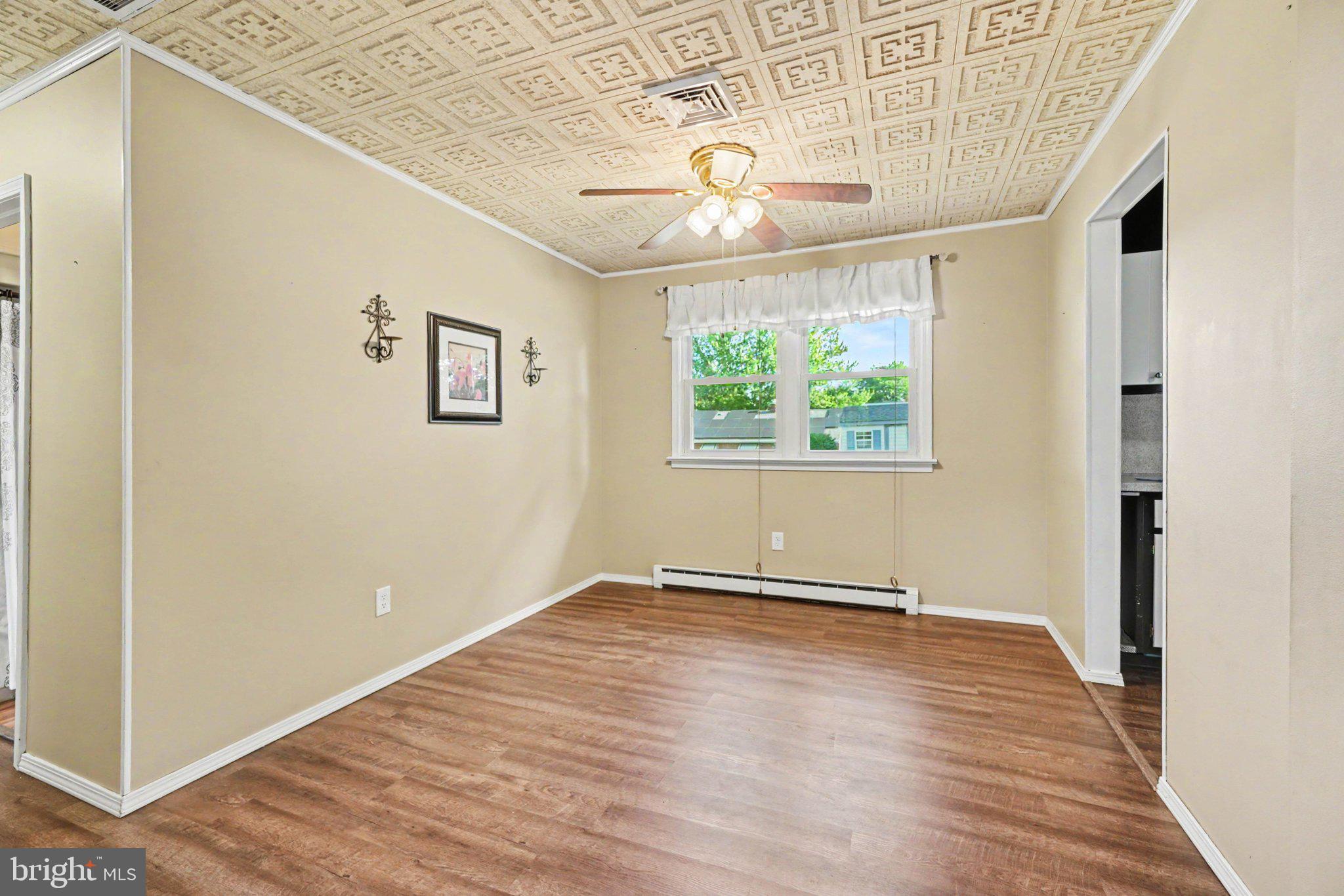 121 CAROLYN STREET