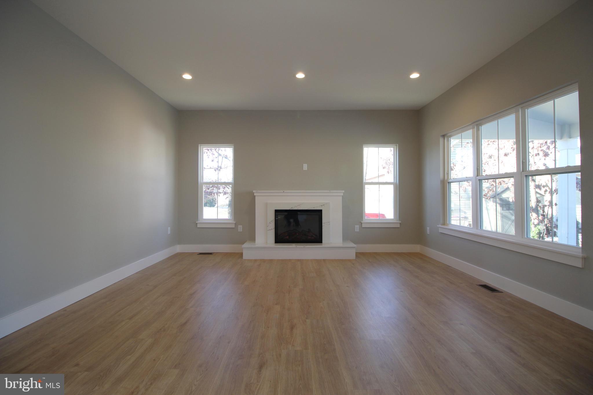 VALLEY MILL ESTATES - Residential Lease