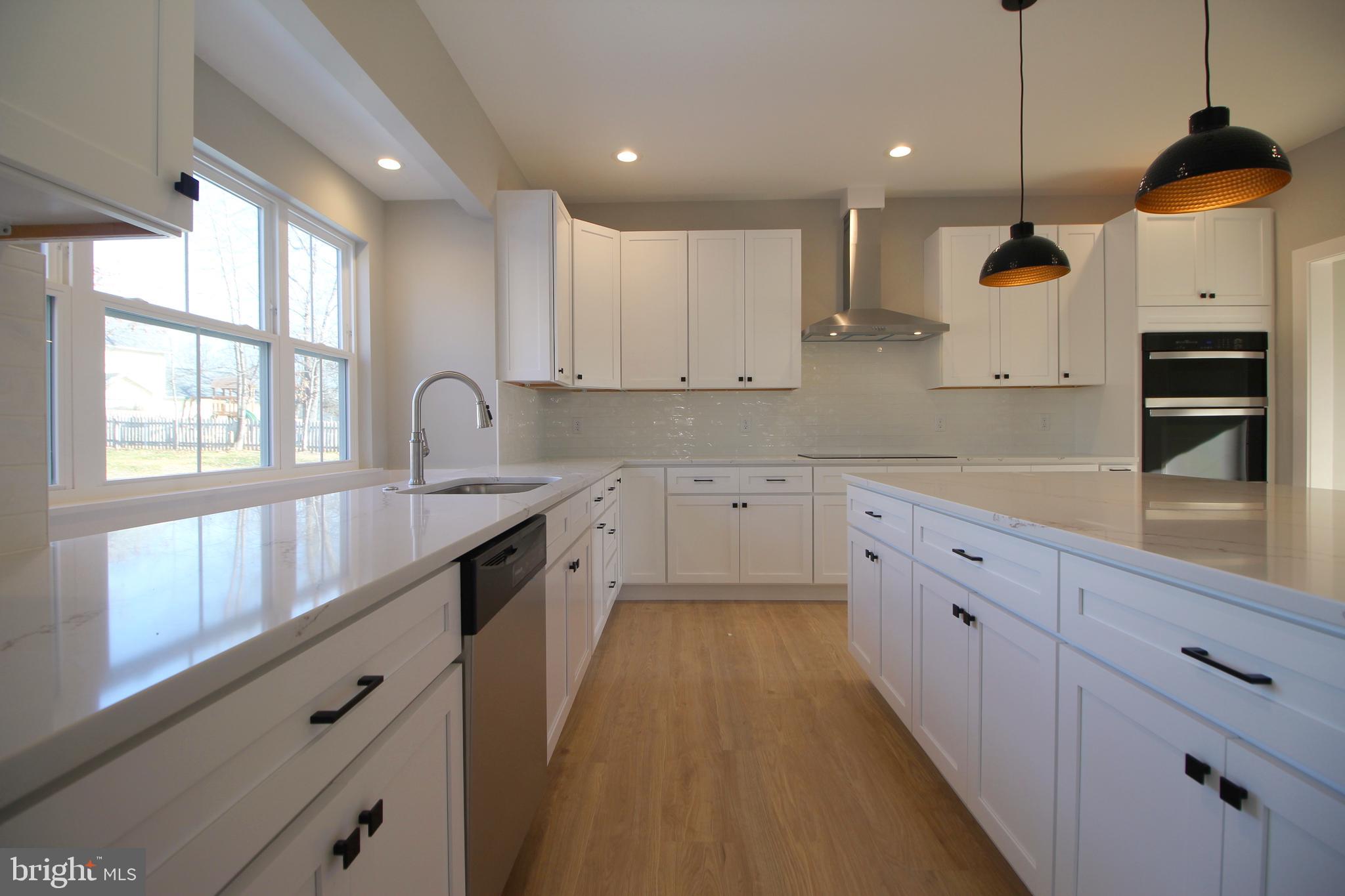 VALLEY MILL ESTATES - Residential Lease