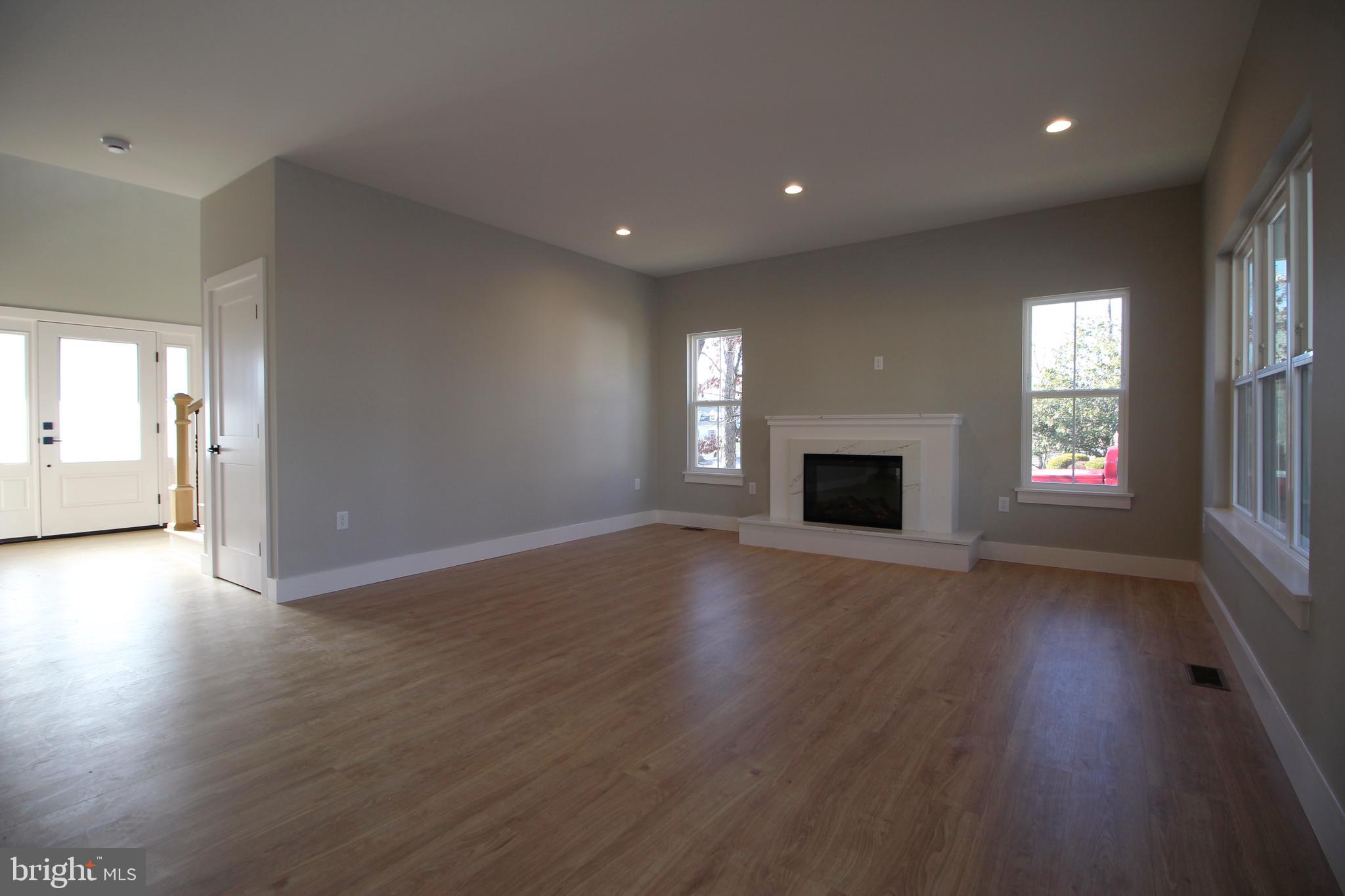 VALLEY MILL ESTATES - Residential Lease