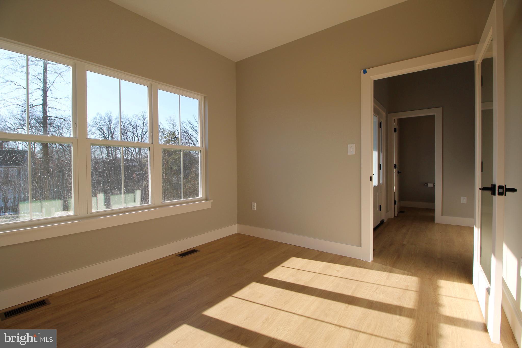 VALLEY MILL ESTATES - Residential Lease