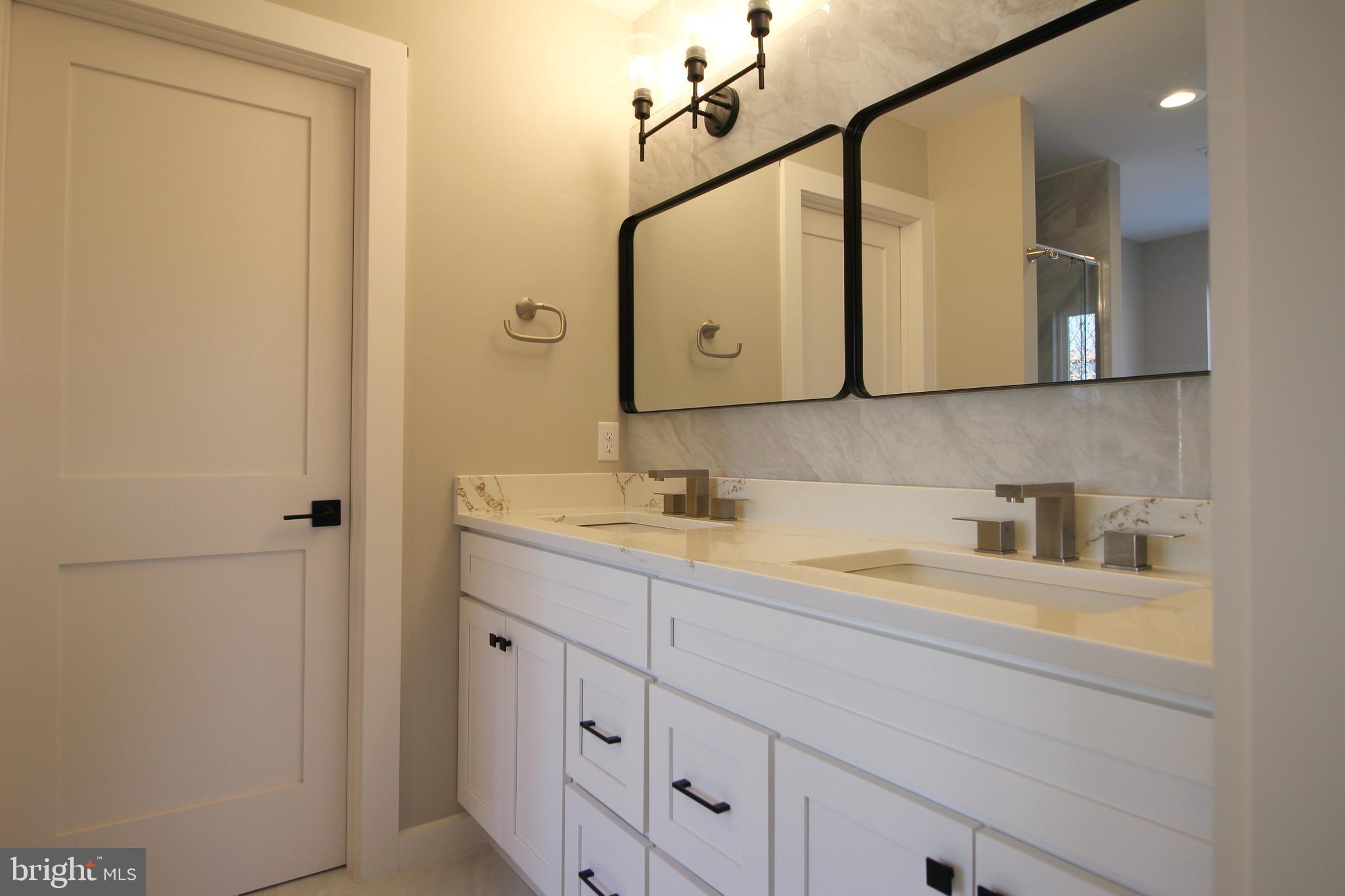 VALLEY MILL ESTATES - Residential Lease