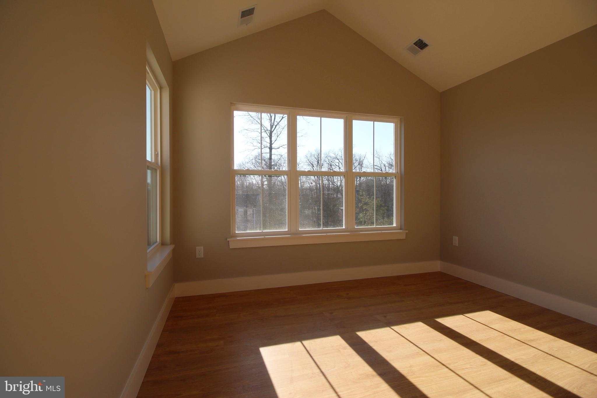 VALLEY MILL ESTATES - Residential Lease