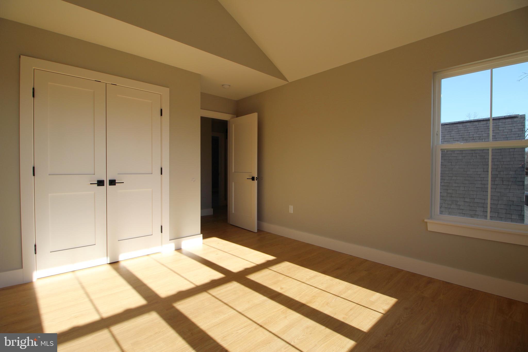 VALLEY MILL ESTATES - Residential Lease