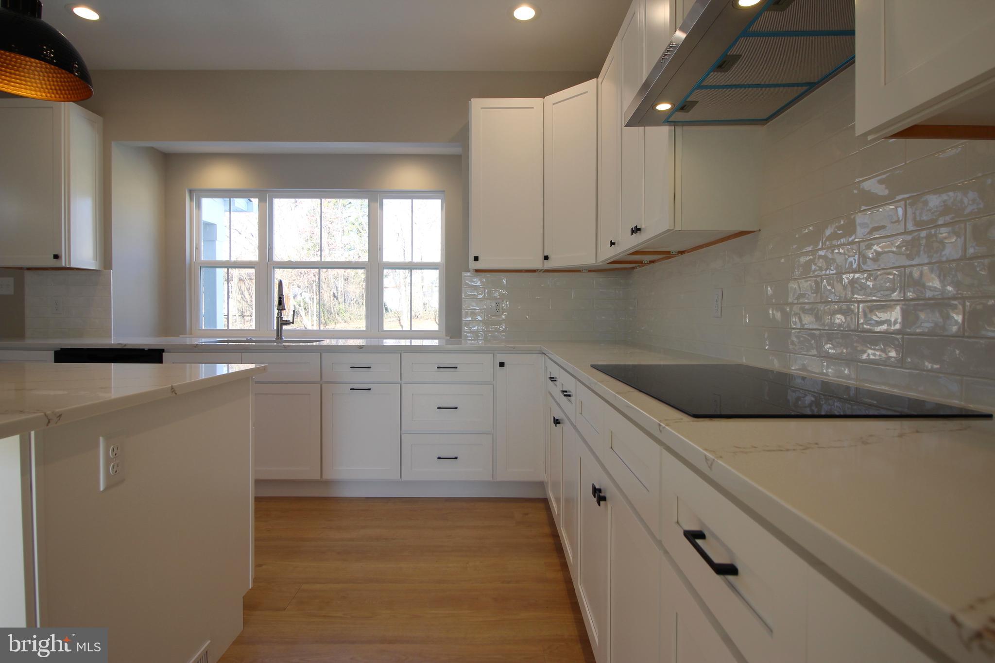 VALLEY MILL ESTATES - Residential Lease