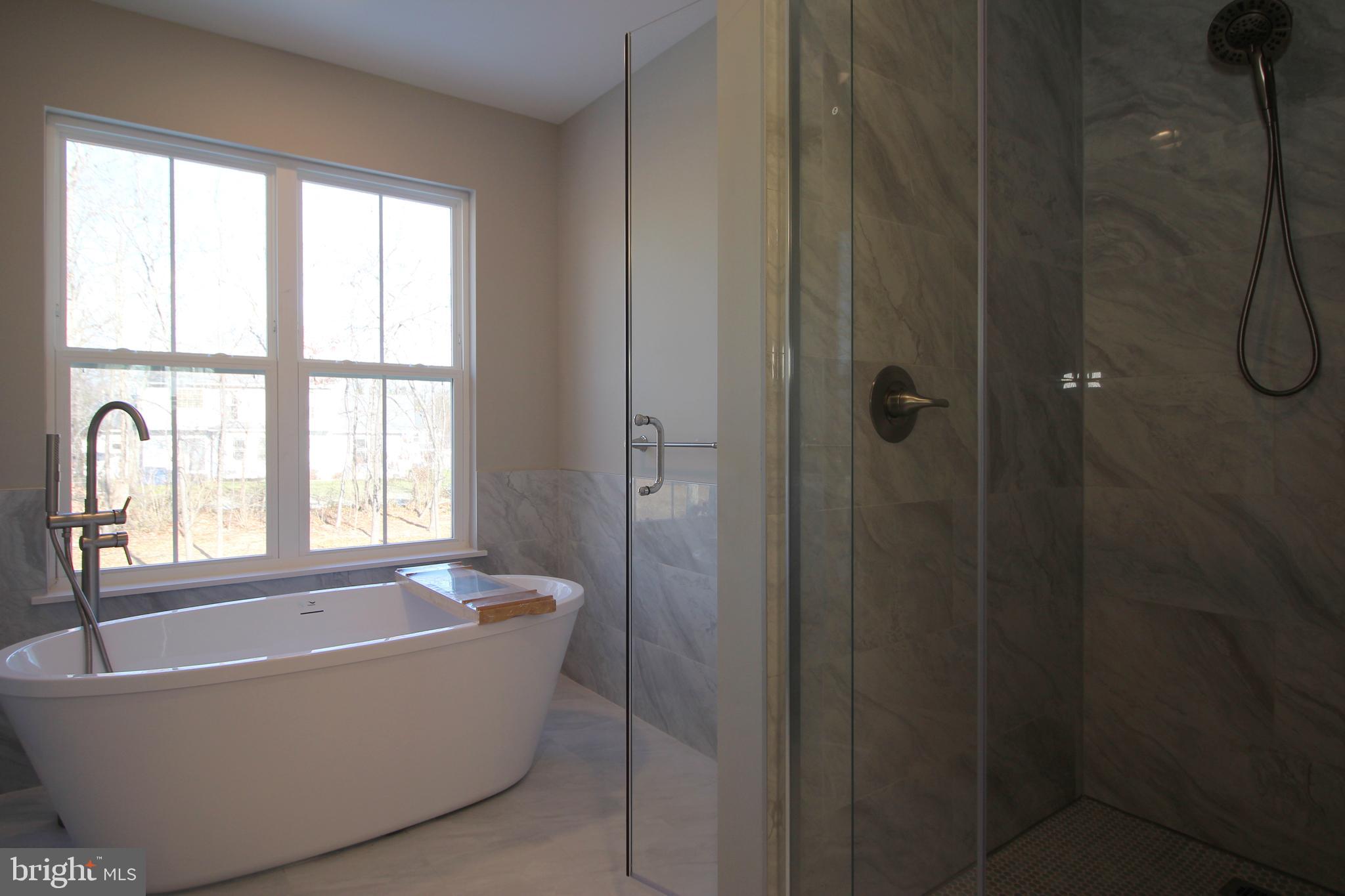 VALLEY MILL ESTATES - Residential Lease