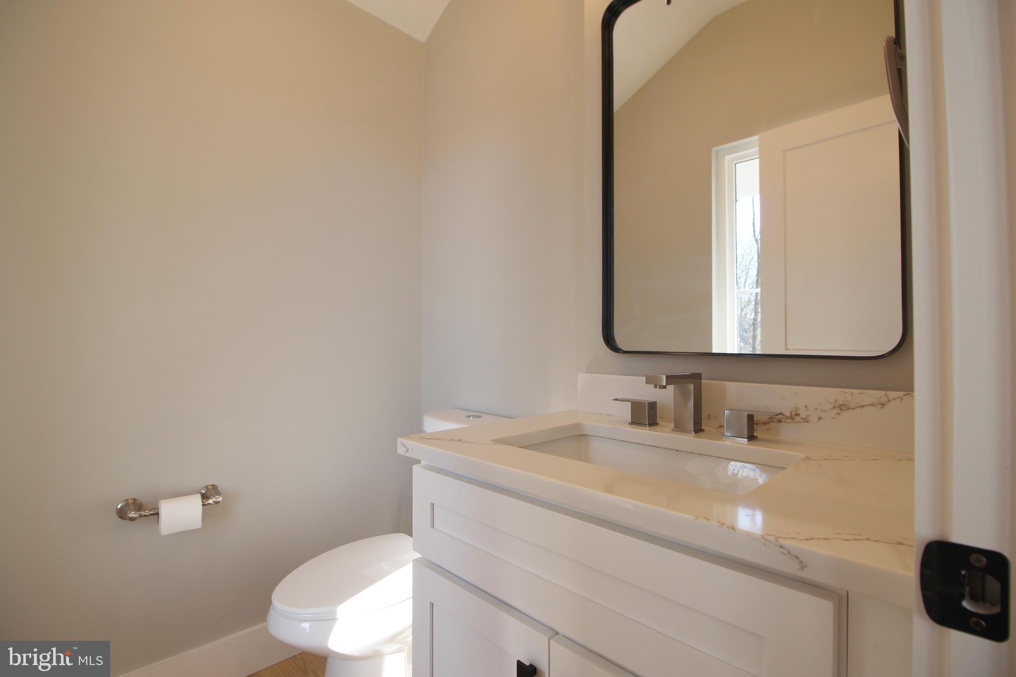 VALLEY MILL ESTATES - Residential Lease