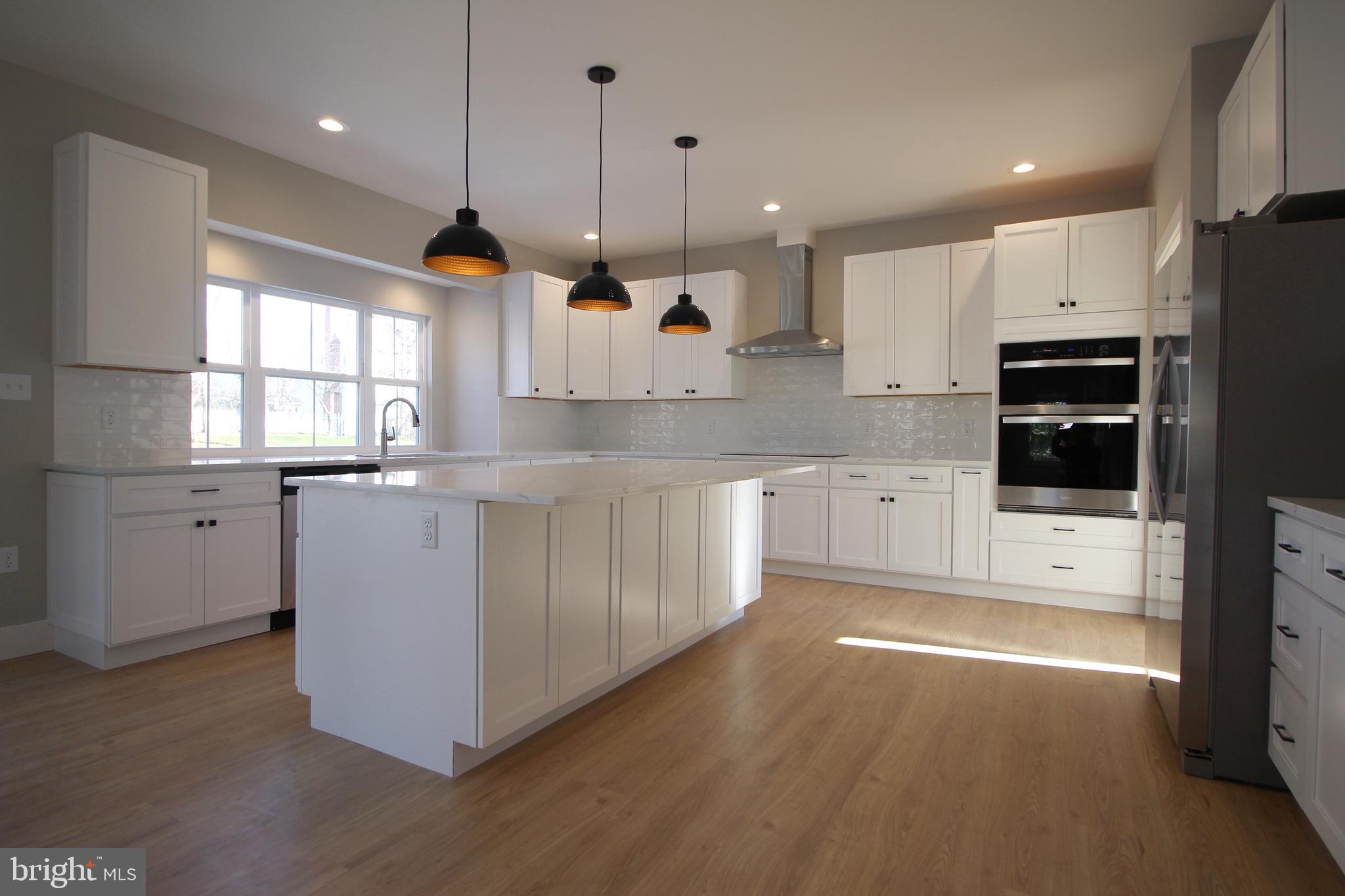 VALLEY MILL ESTATES - Residential Lease