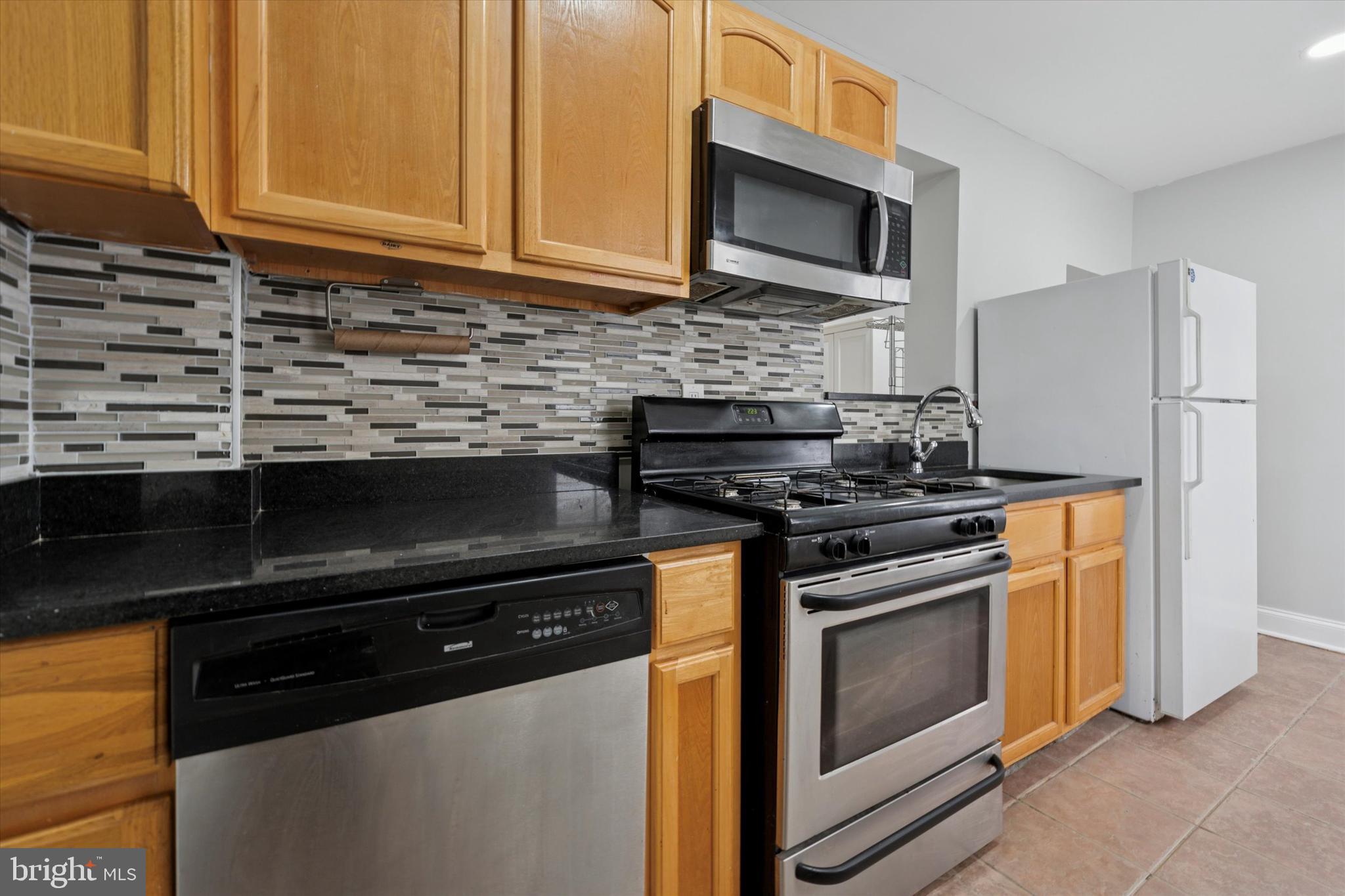 PHILADELPHIA (SOUTHWEST) - Residential Lease