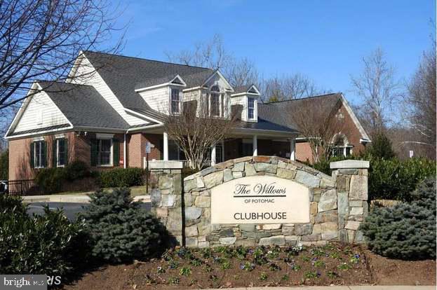 WILLOWS OF POTOMAC - Residential
