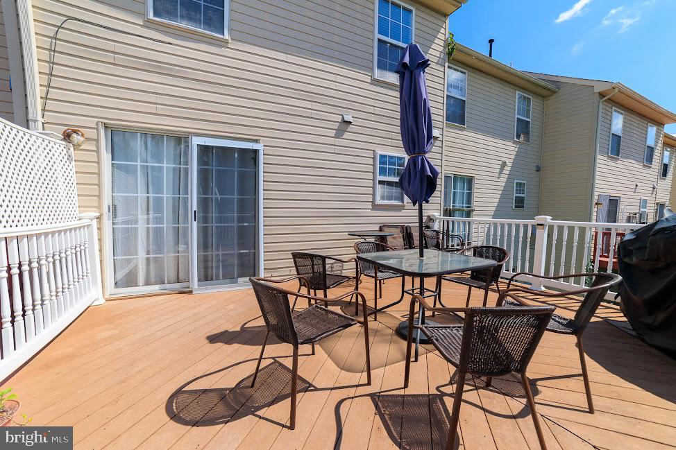 WILLOWS OF POTOMAC - Residential