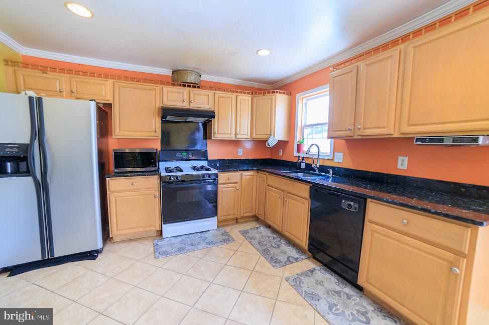 WILLOWS OF POTOMAC - Residential