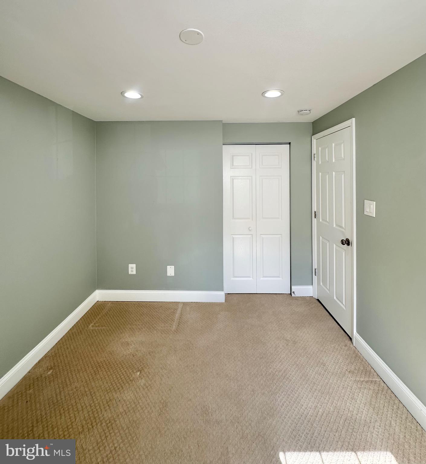 RESTON - Residential Lease