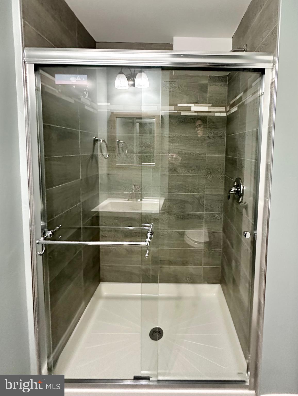 RESTON - Residential Lease