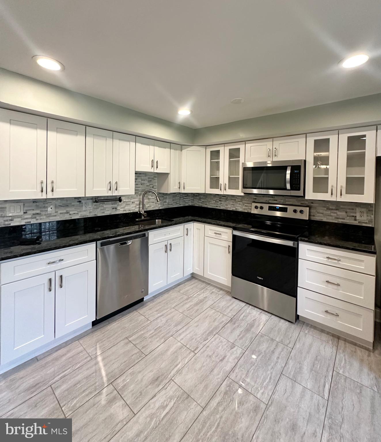 RESTON - Residential Lease