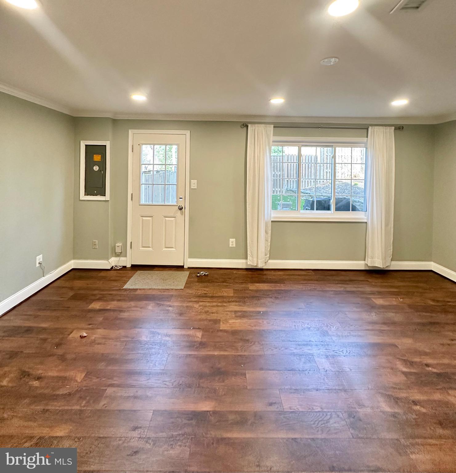 RESTON - Residential Lease