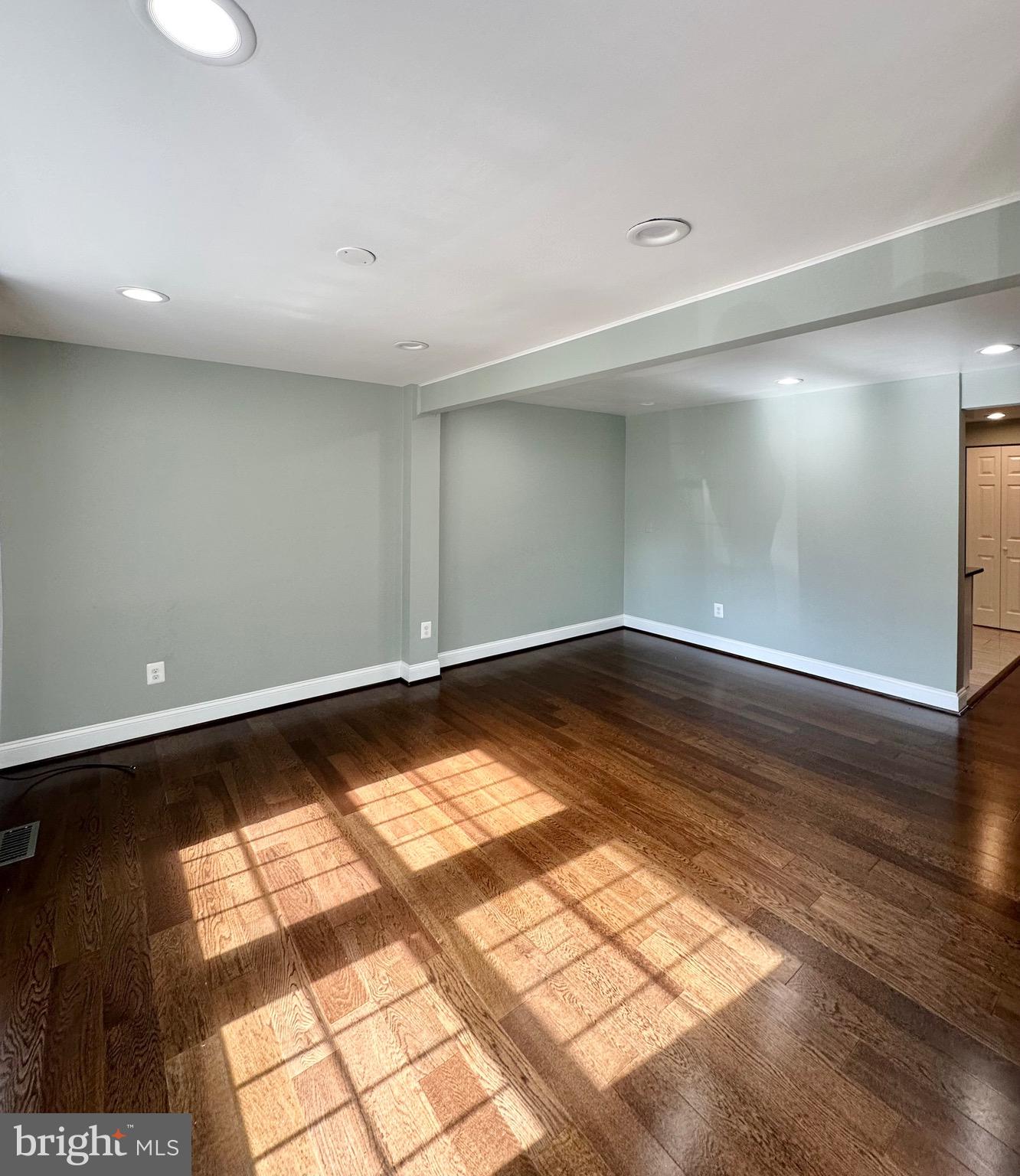 RESTON - Residential Lease