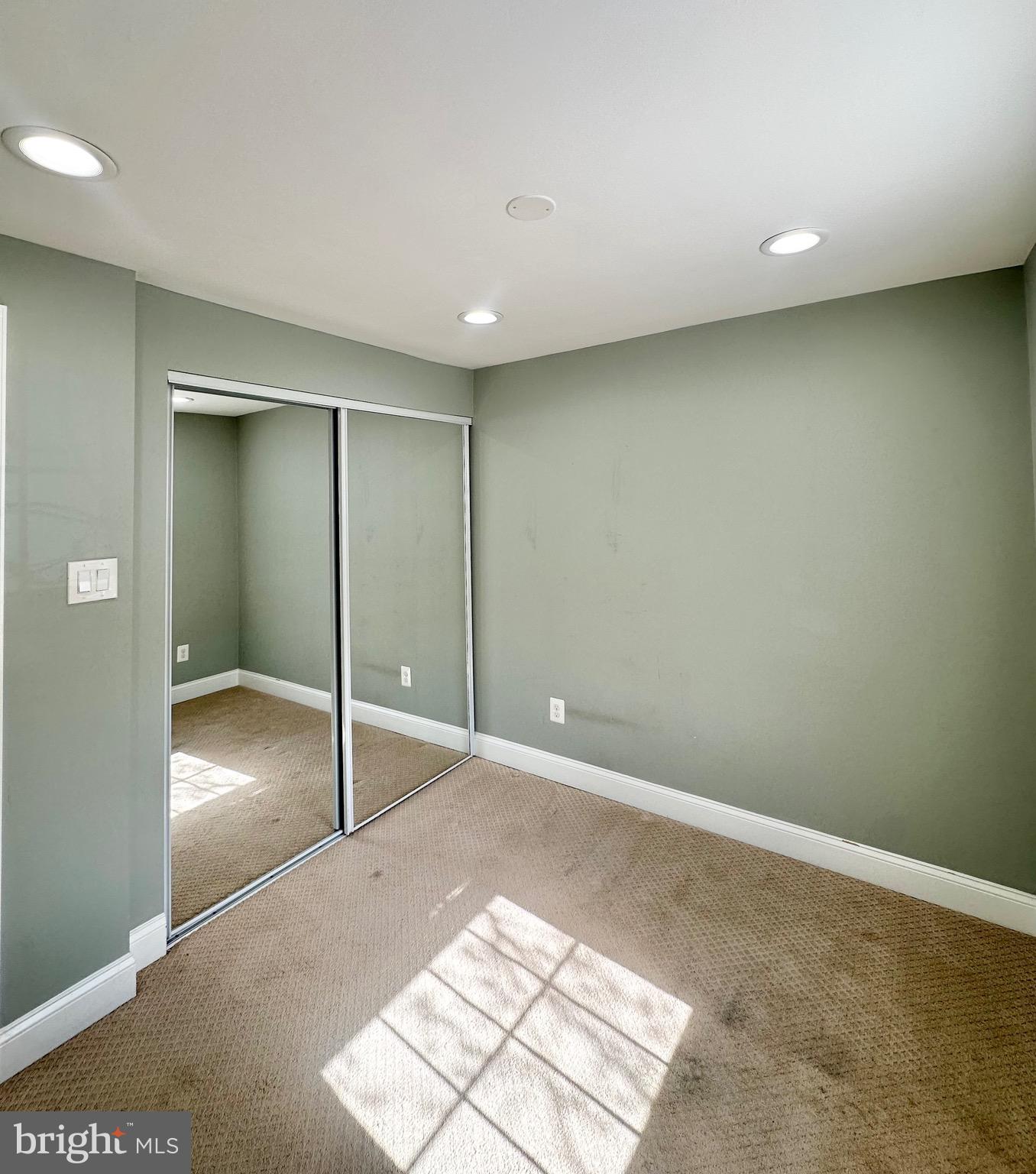 RESTON - Residential Lease