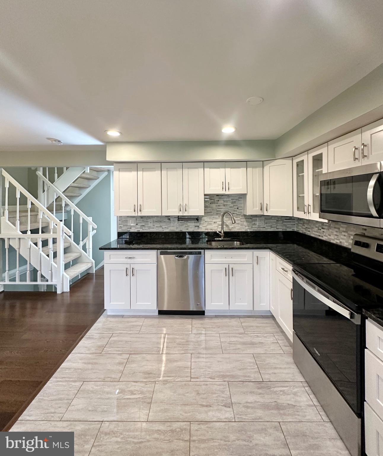 RESTON - Residential Lease