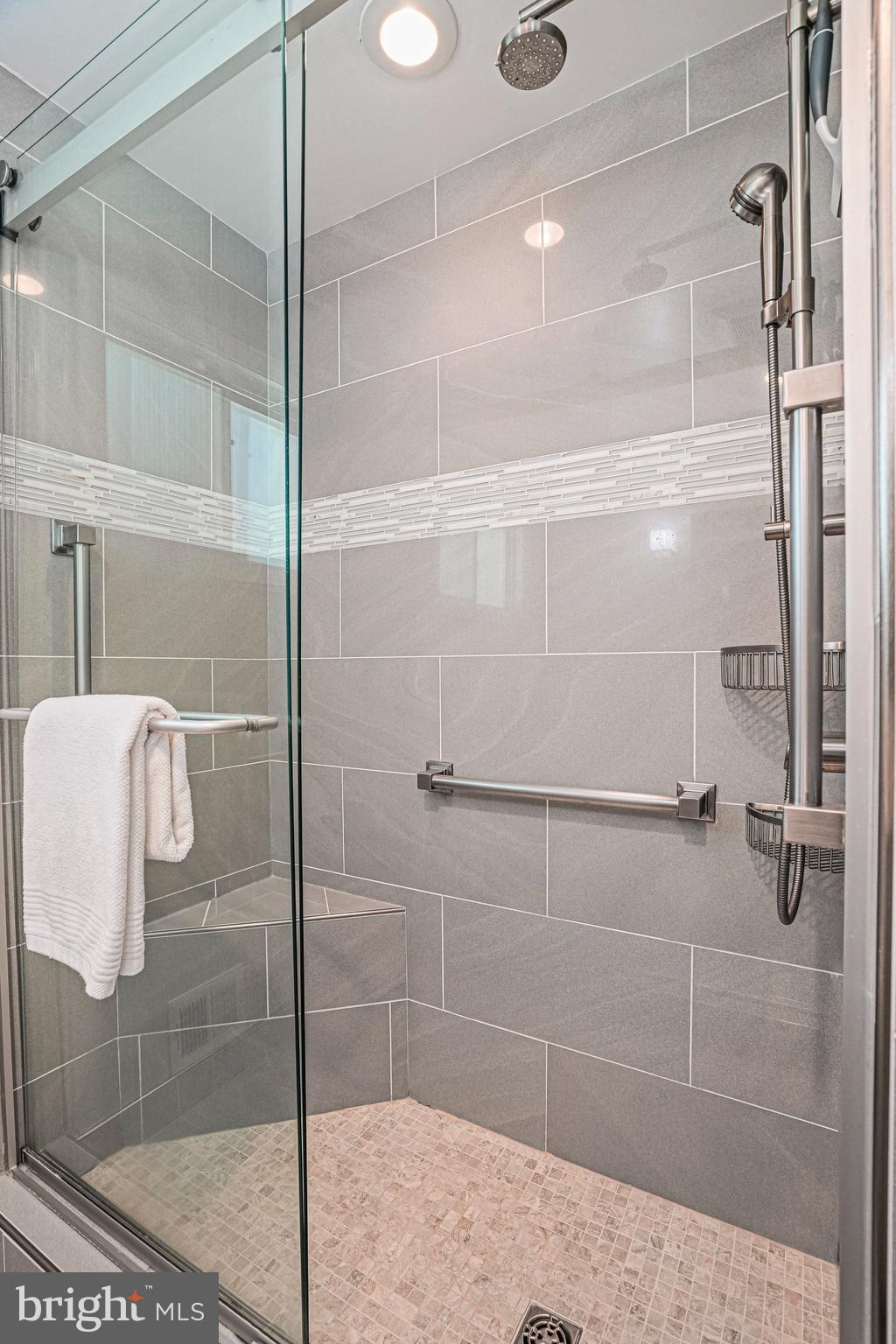 RAVENWOOD PARK - Residential