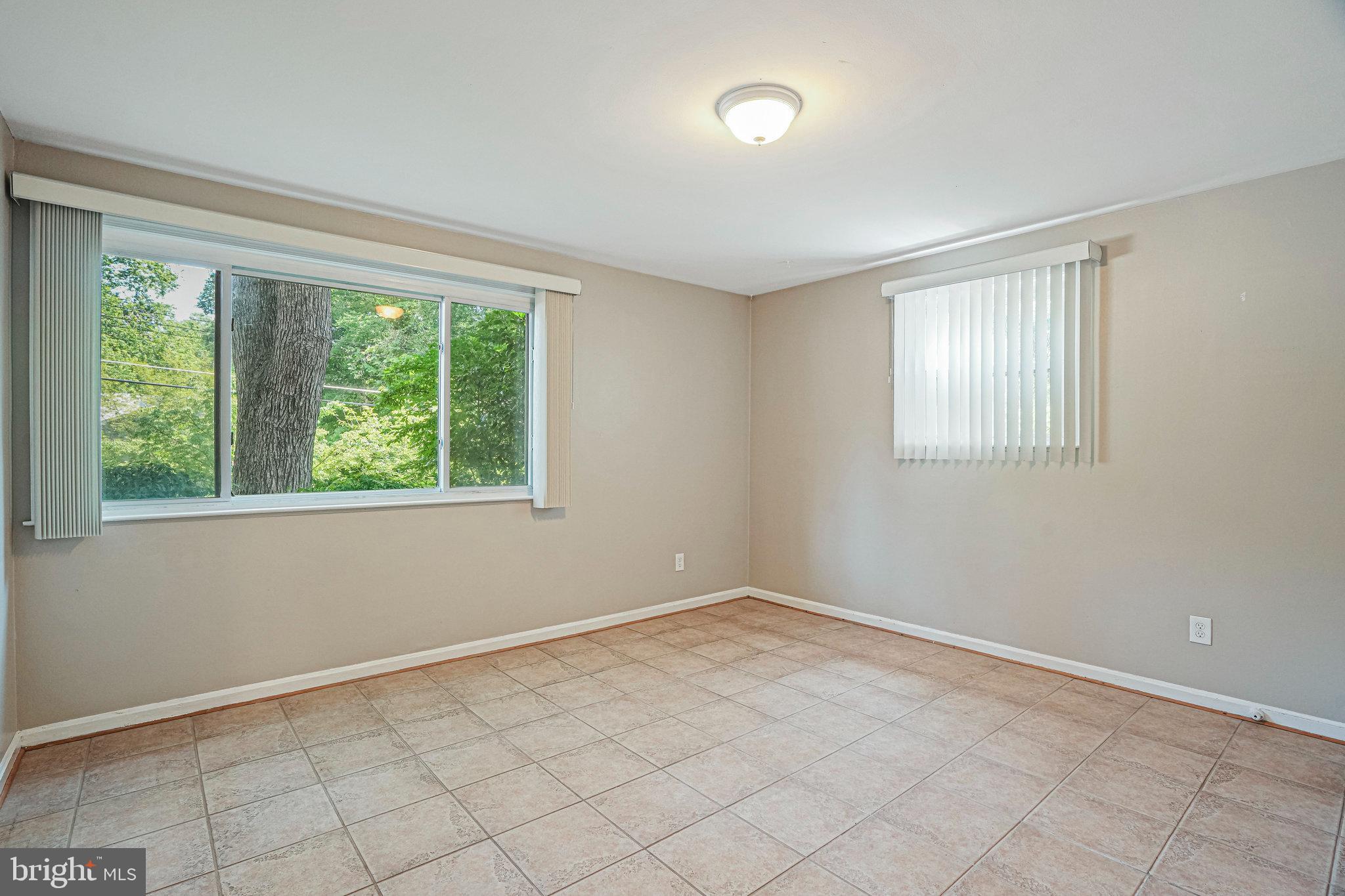 RAVENWOOD PARK - Residential