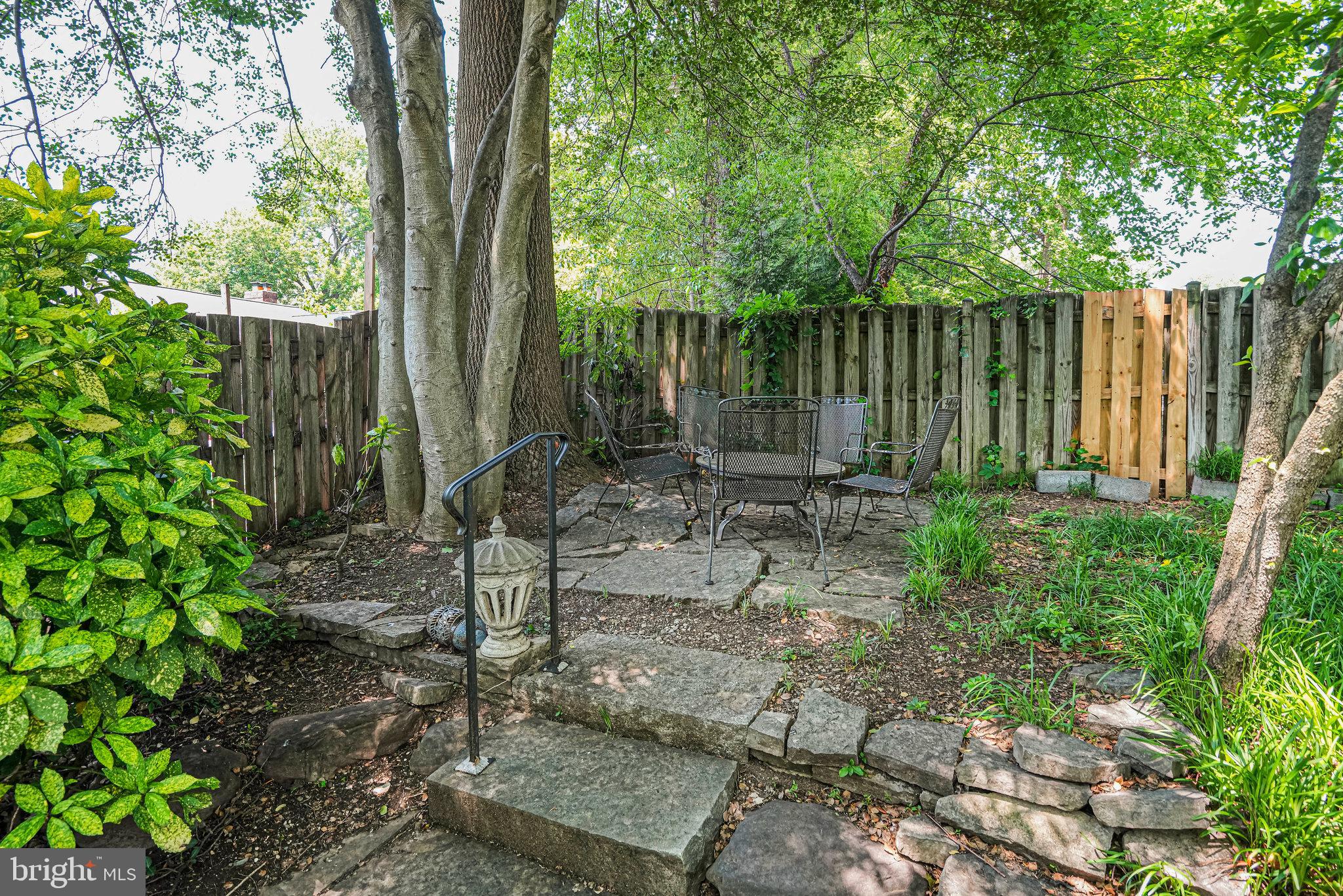 RAVENWOOD PARK - Residential