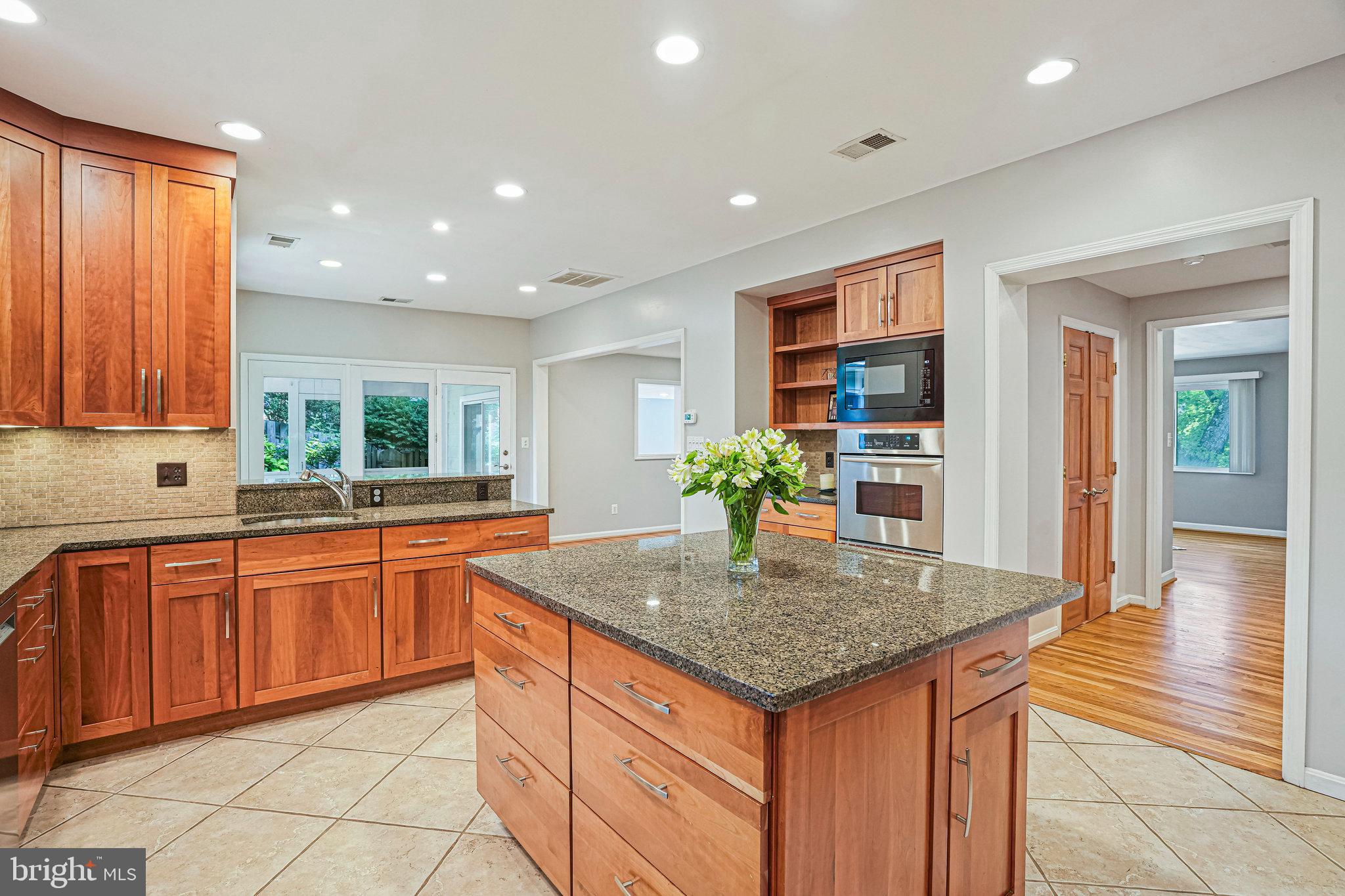 RAVENWOOD PARK - Residential