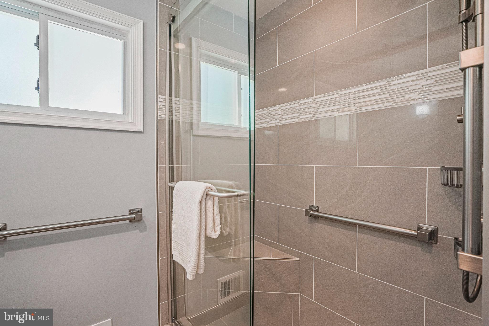 RAVENWOOD PARK - Residential