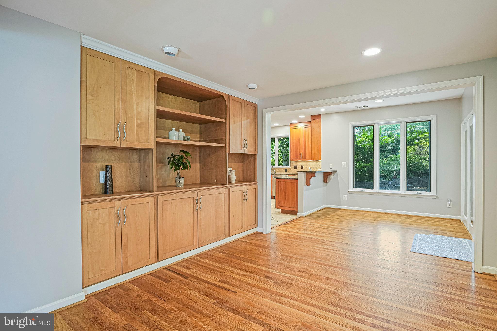 RAVENWOOD PARK - Residential