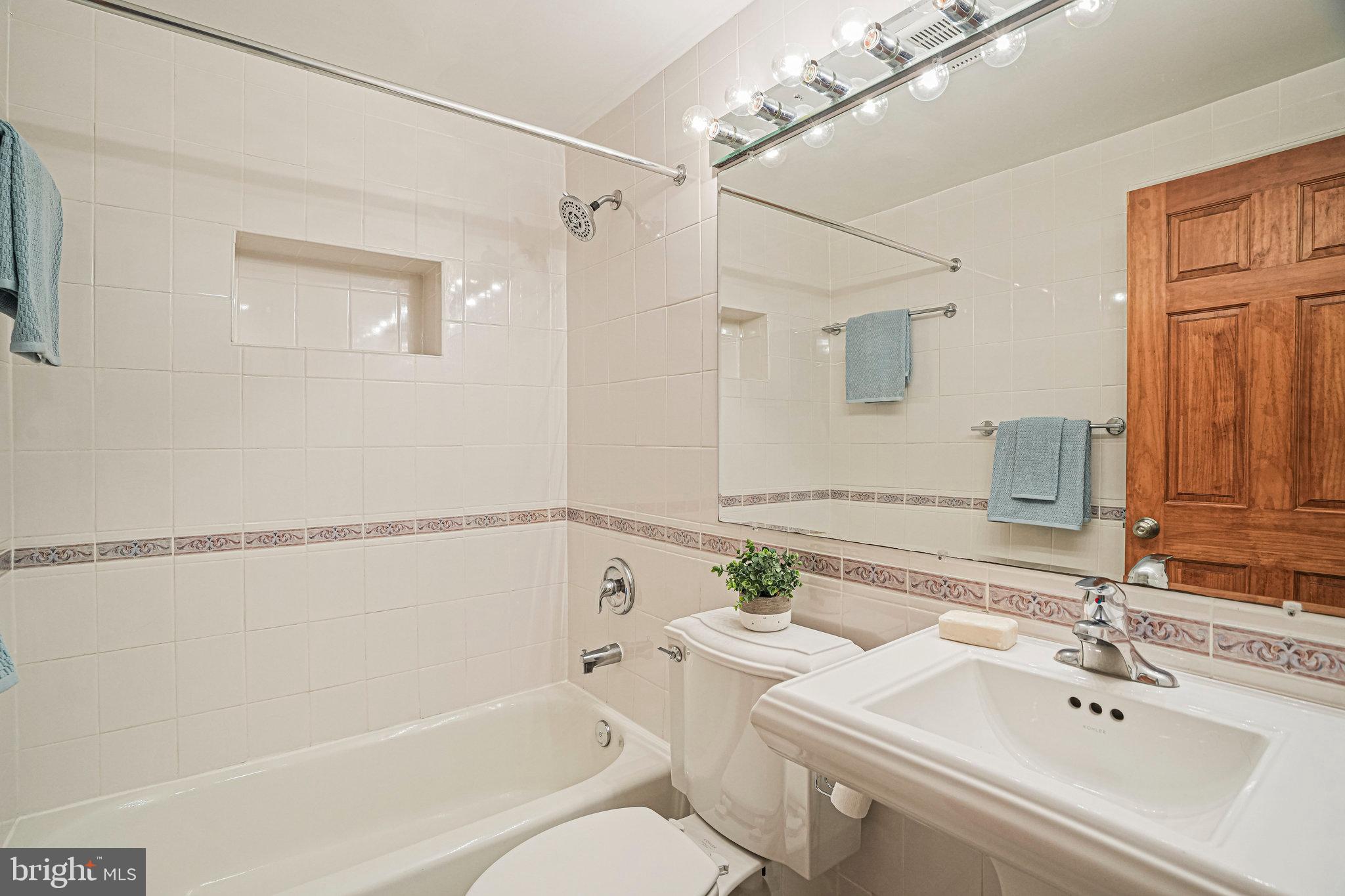 RAVENWOOD PARK - Residential