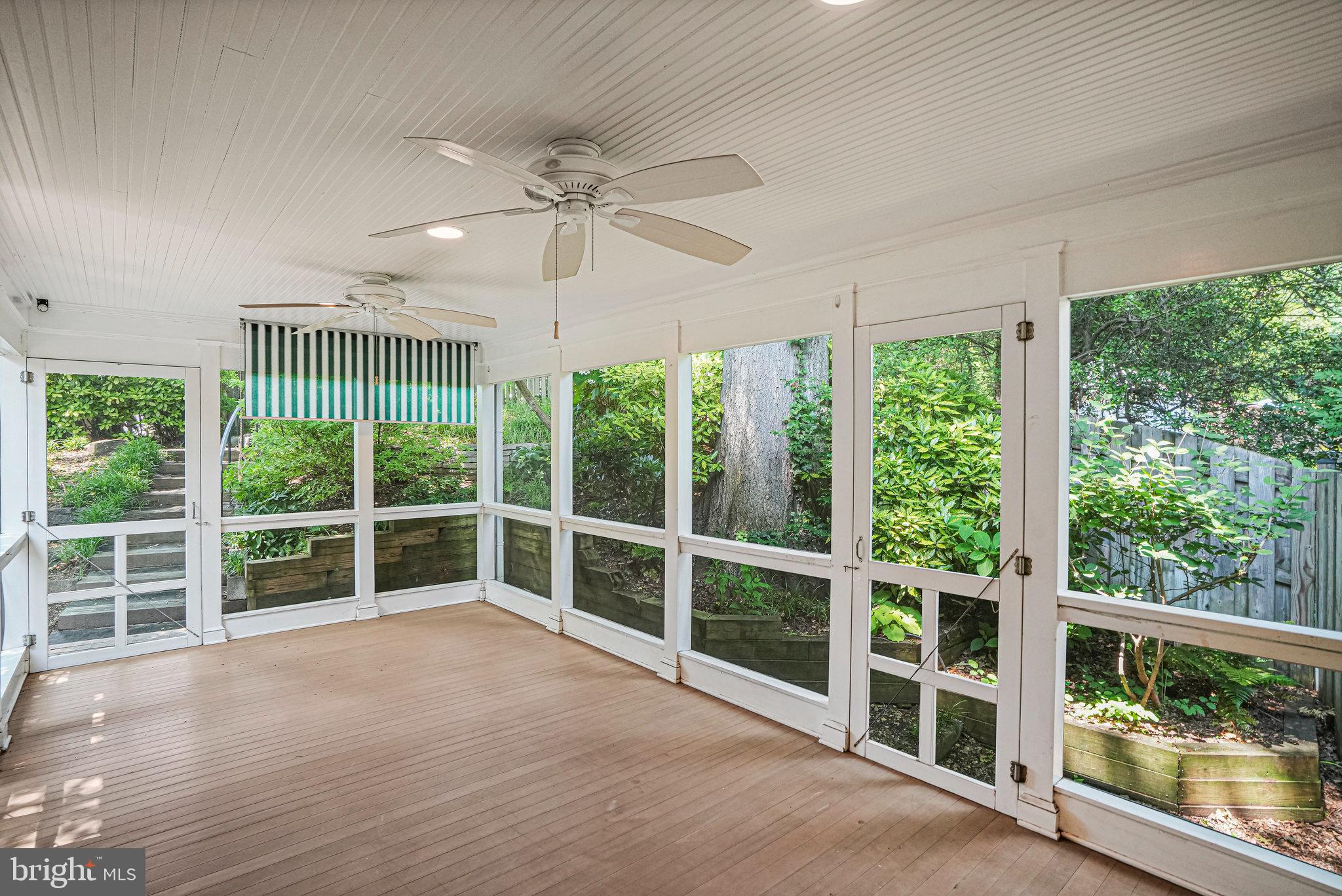 RAVENWOOD PARK - Residential