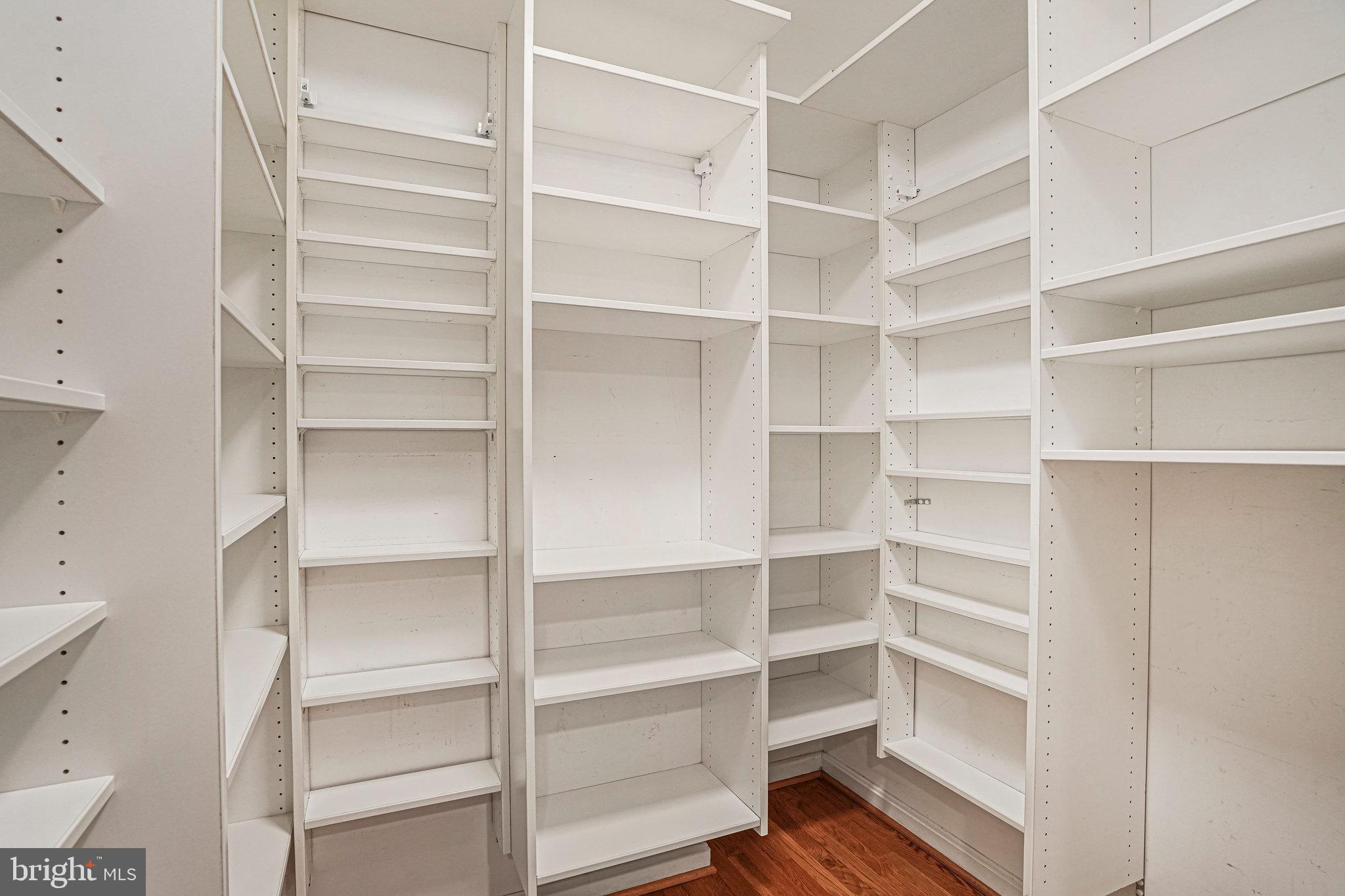 RAVENWOOD PARK - Residential