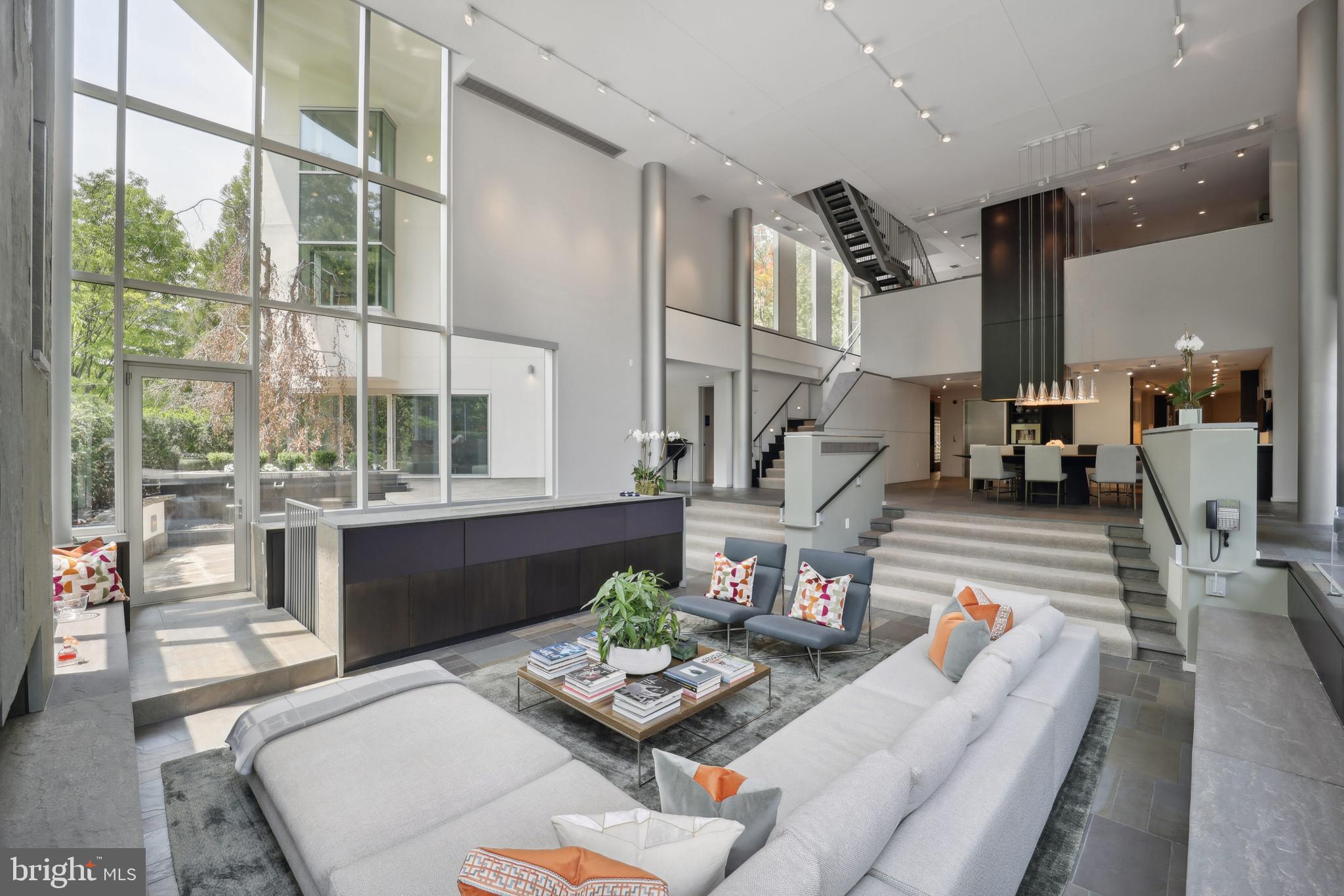 2815 WOODLAND DRIVE NW