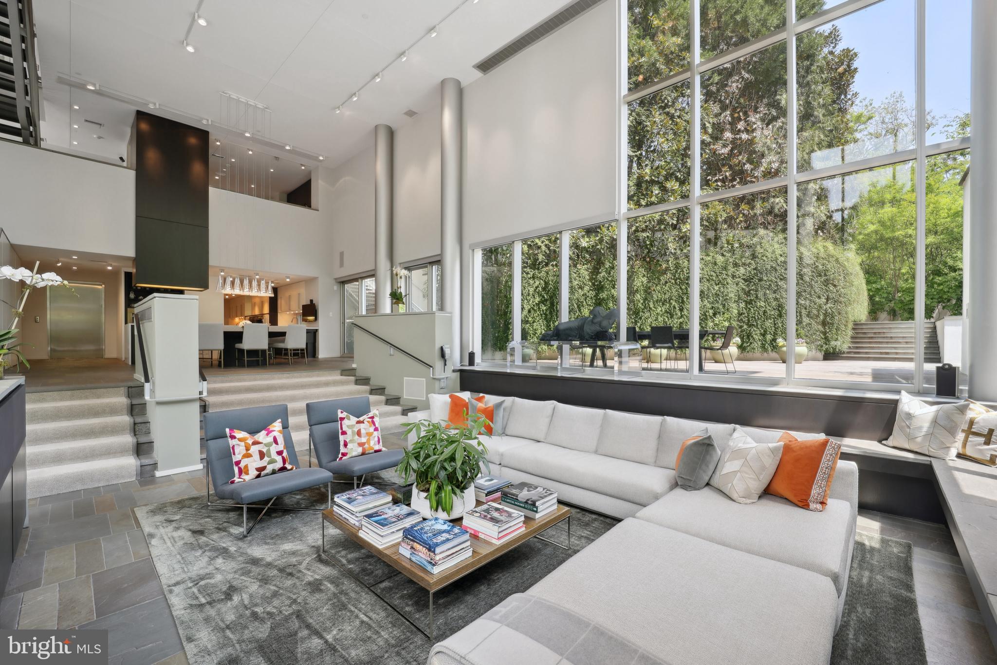 2815 WOODLAND DRIVE NW