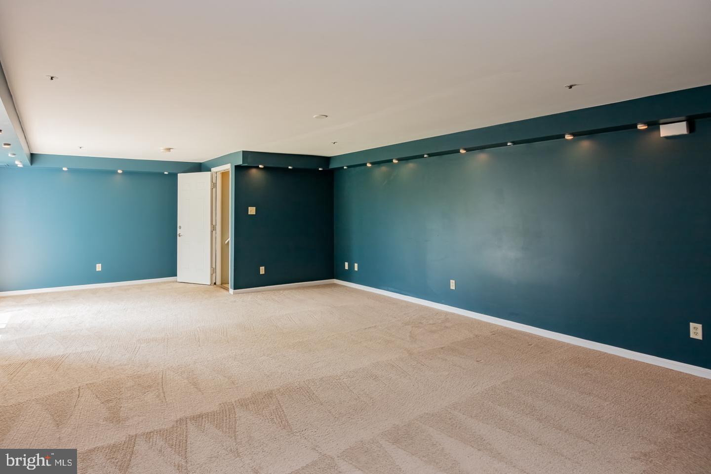 EXTON STATION - Residential