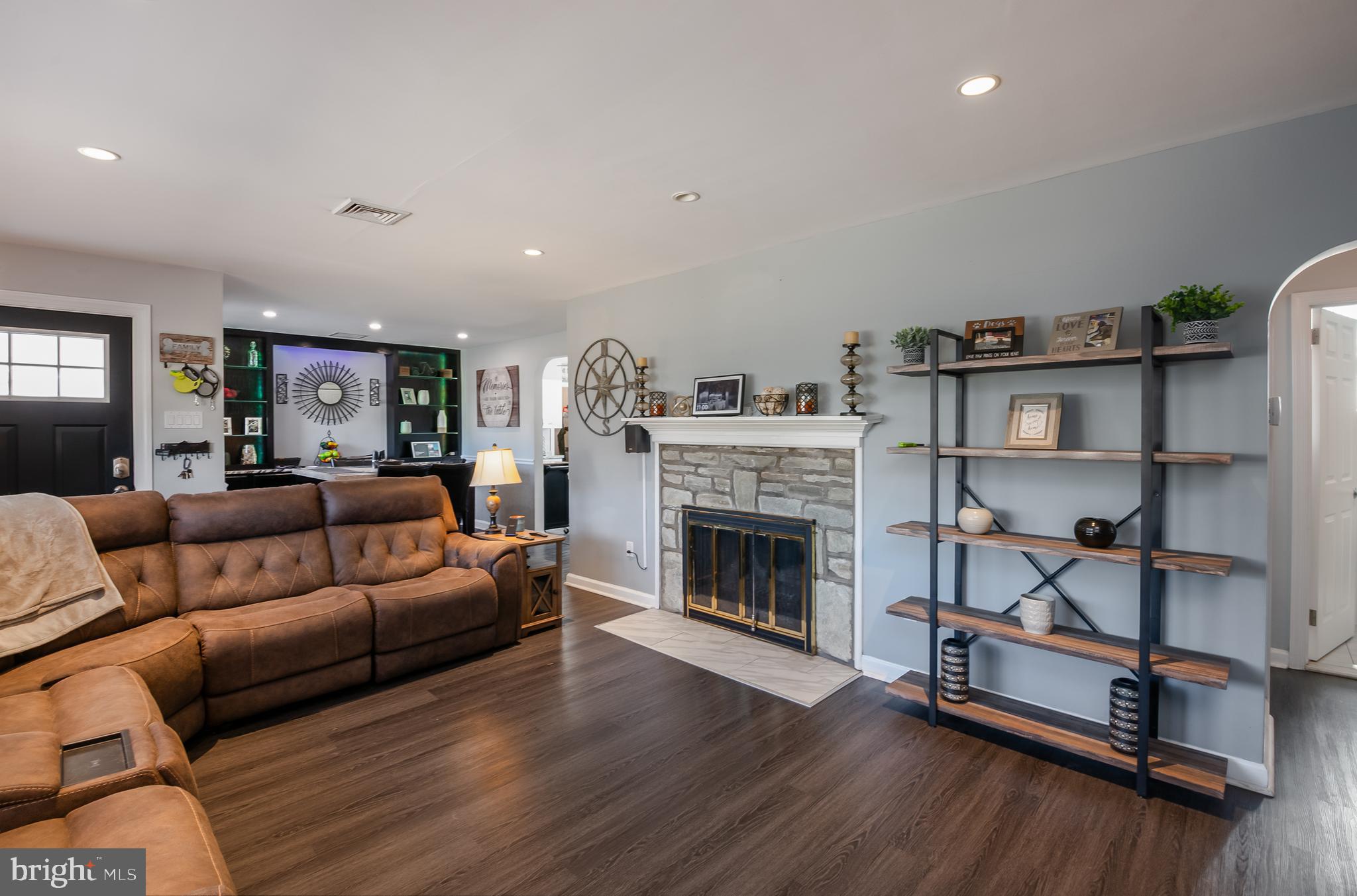 BROAD VIEW FARMS - Residential