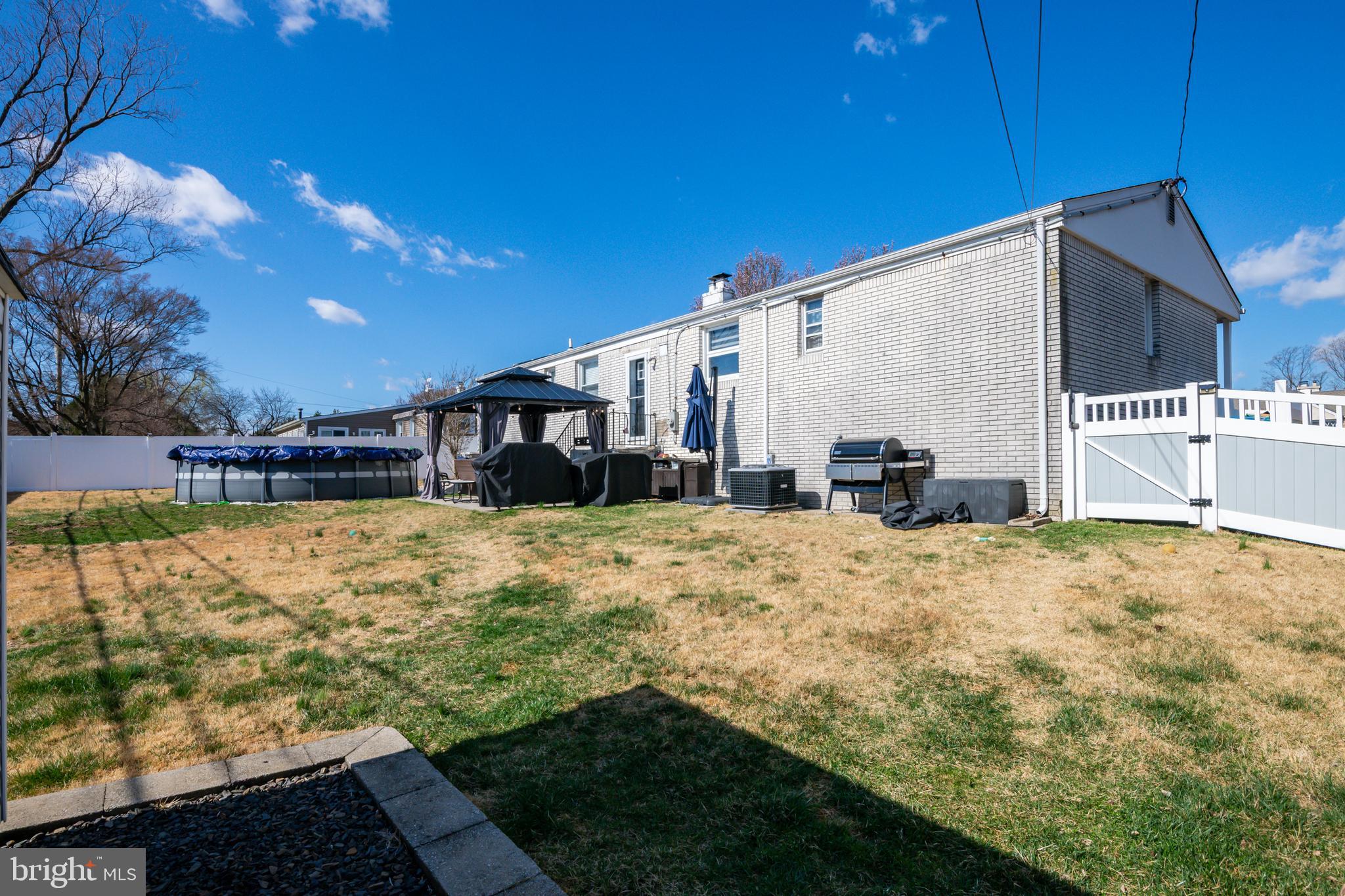 BROAD VIEW FARMS - Residential