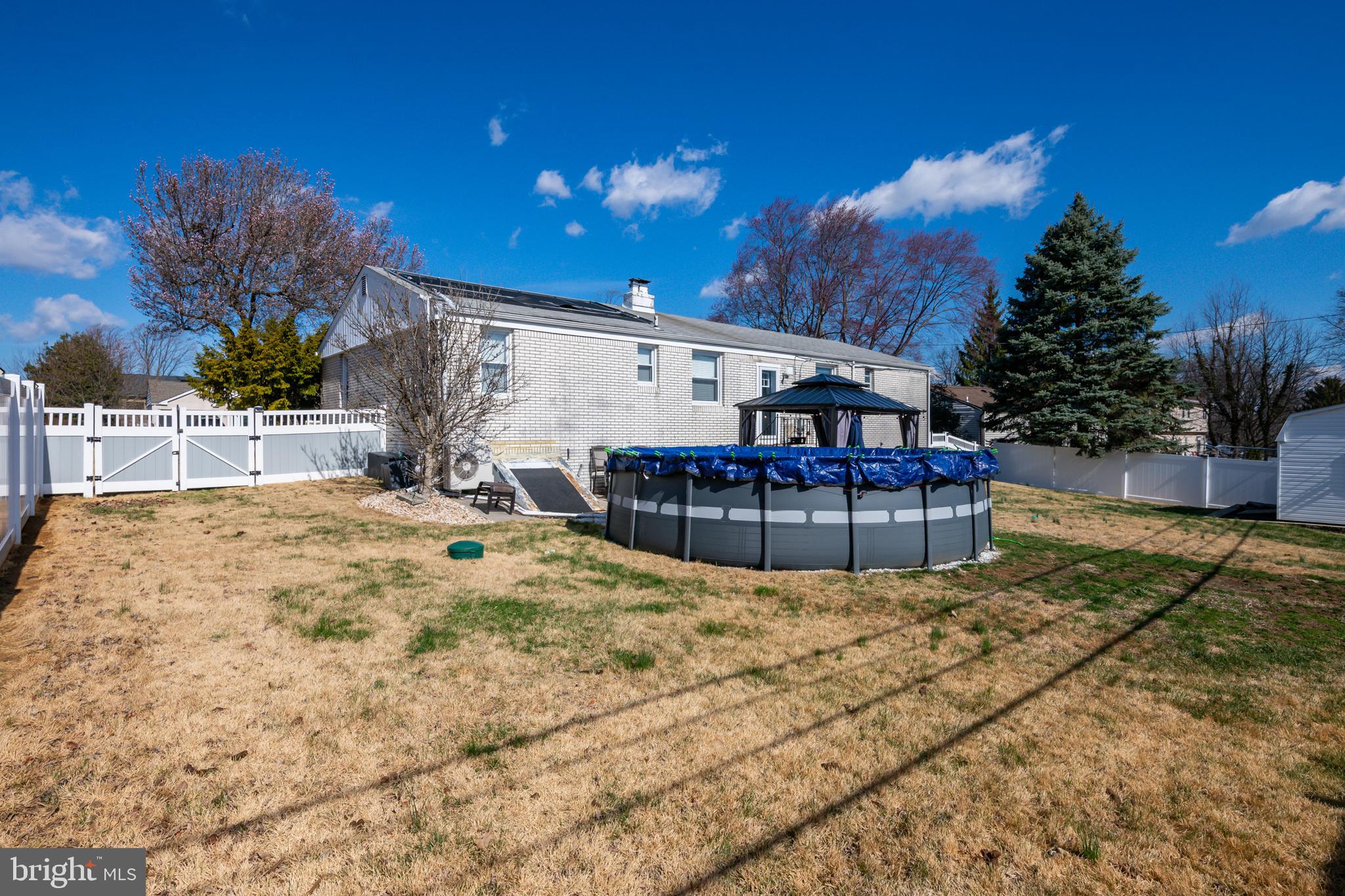 BROAD VIEW FARMS - Residential