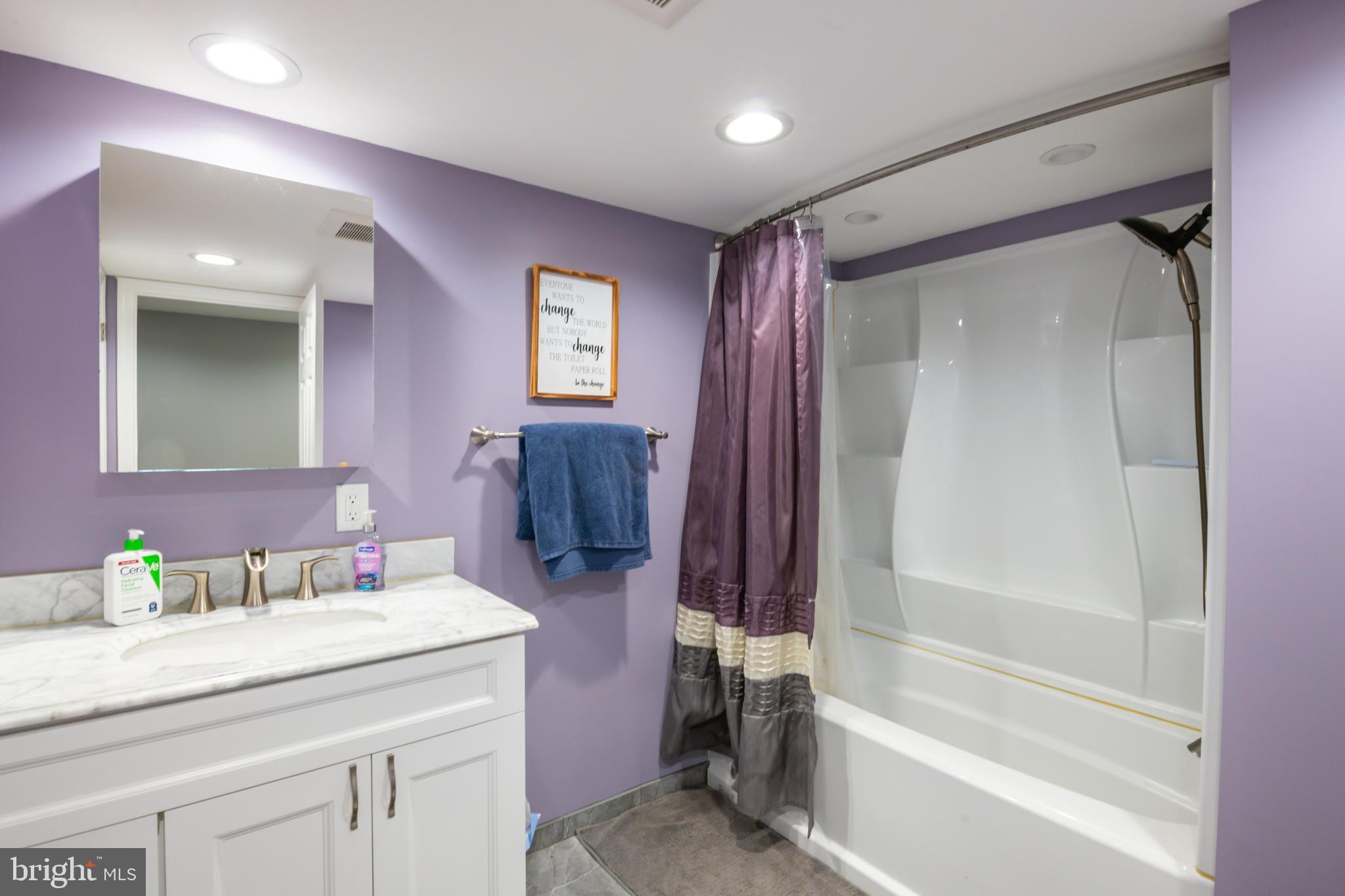 BROAD VIEW FARMS - Residential