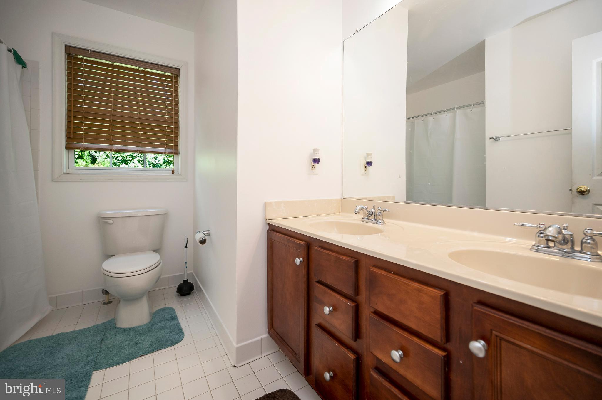 ROYAL OAKS - Residential