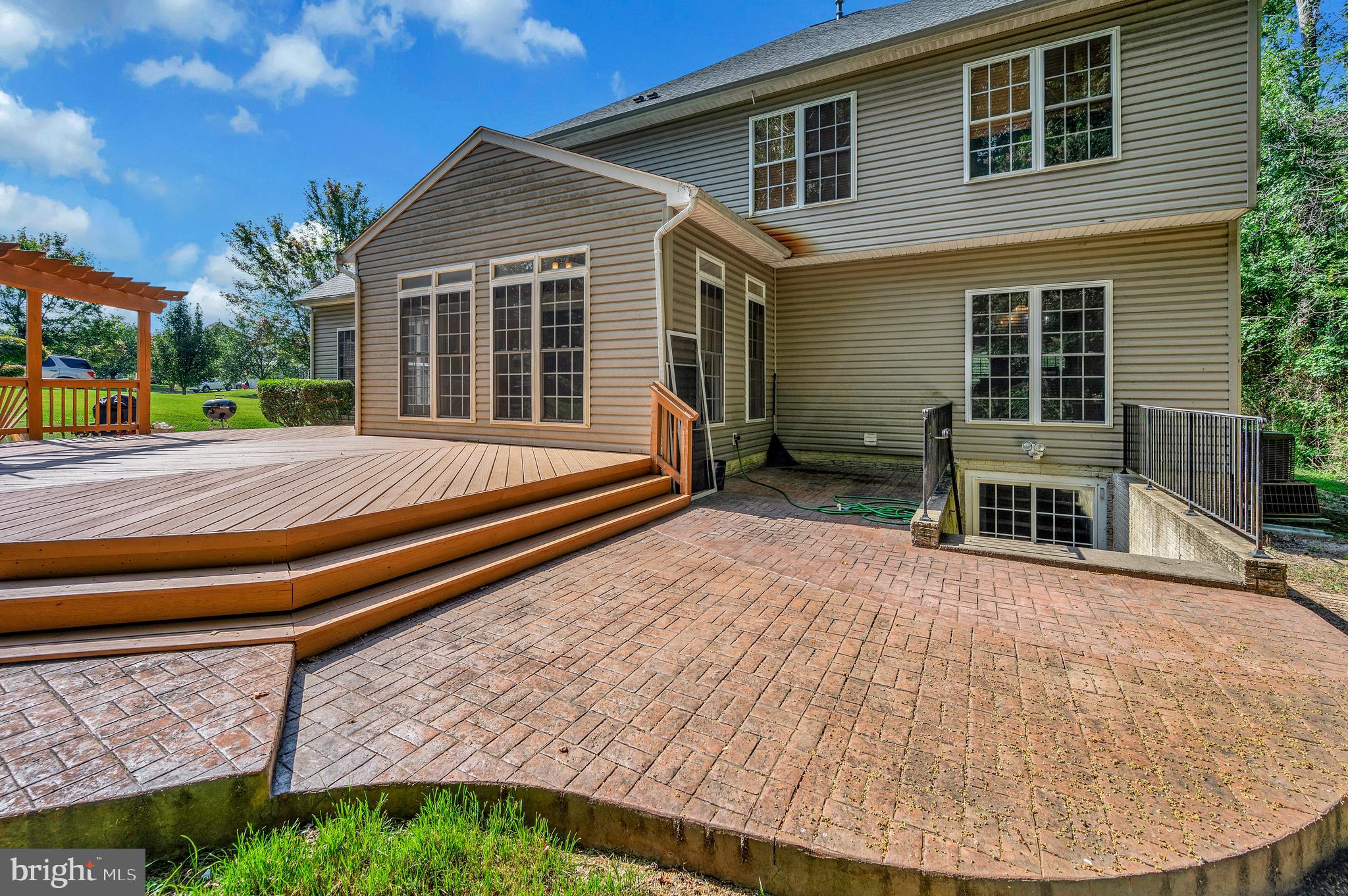 ROYAL OAKS - Residential