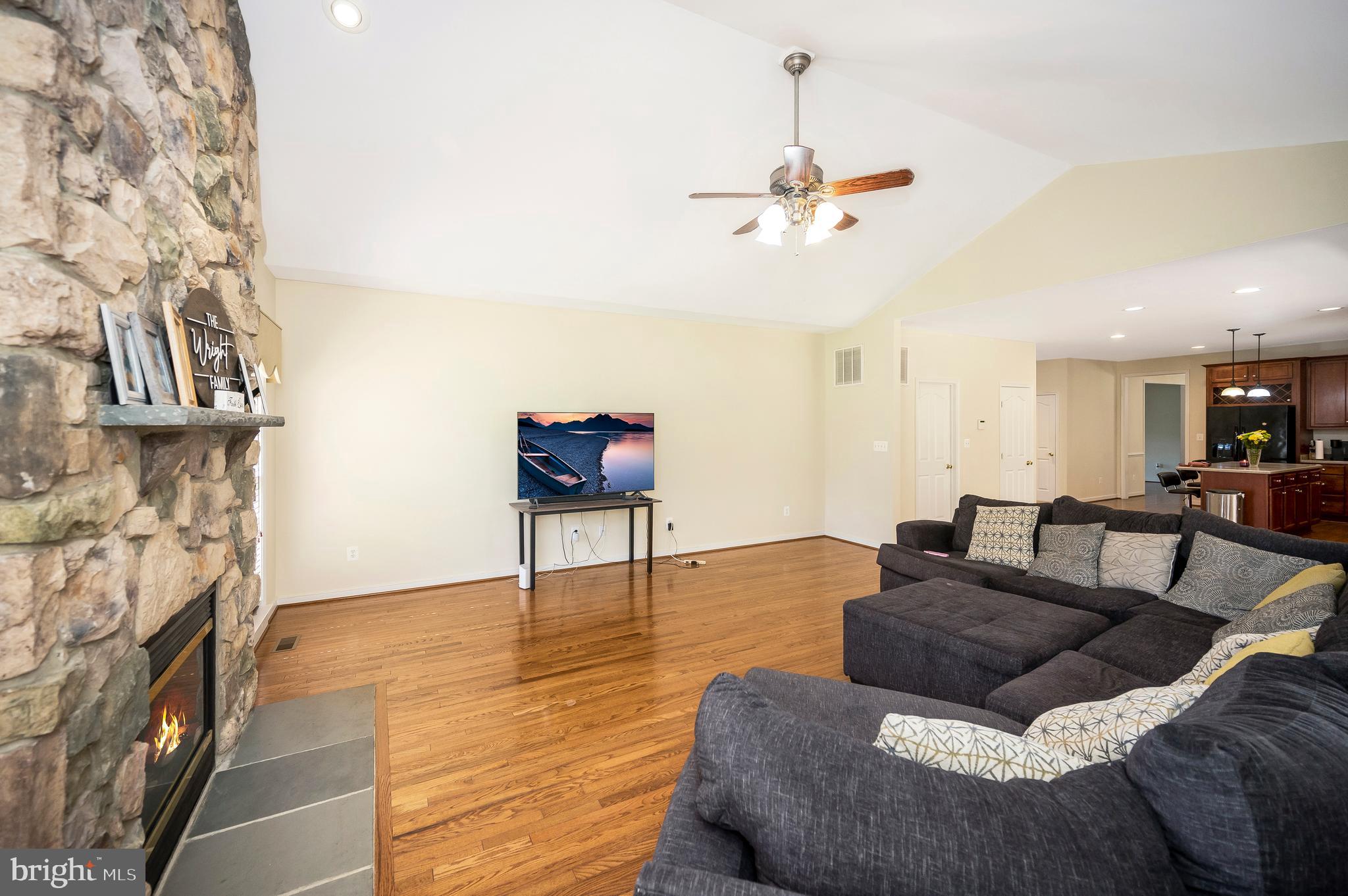 ROYAL OAKS - Residential