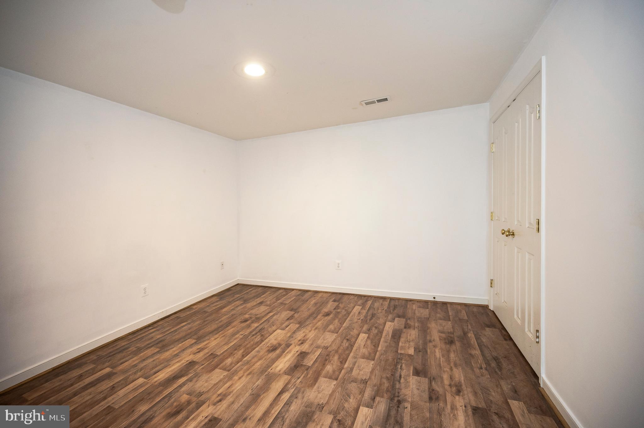 ROYAL OAKS - Residential