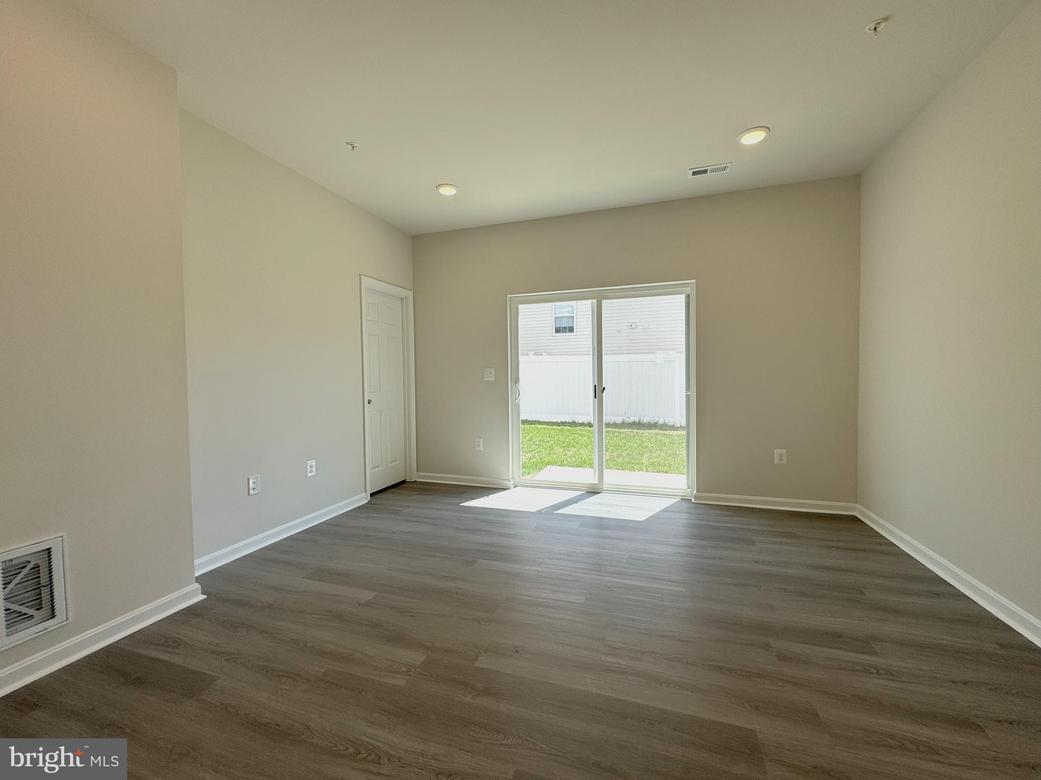 THE TOWNES AT GREENVIEW WEST - Residential Lease