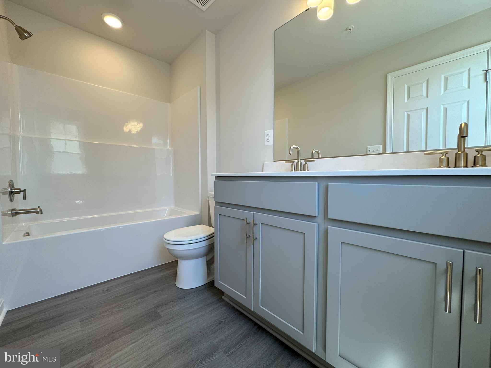 THE TOWNES AT GREENVIEW WEST - Residential Lease