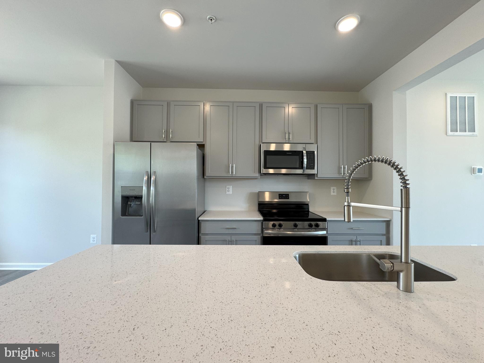 THE TOWNES AT GREENVIEW WEST - Residential Lease