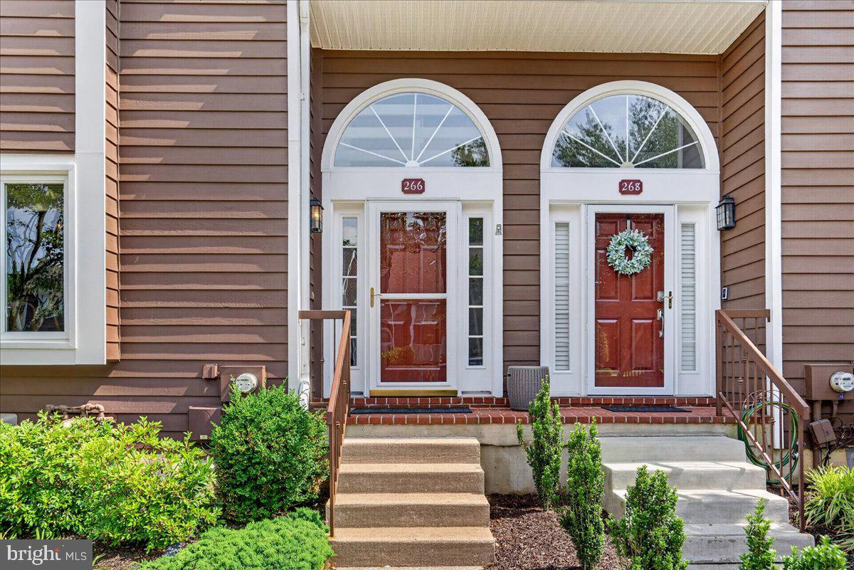 266 FOX RUN