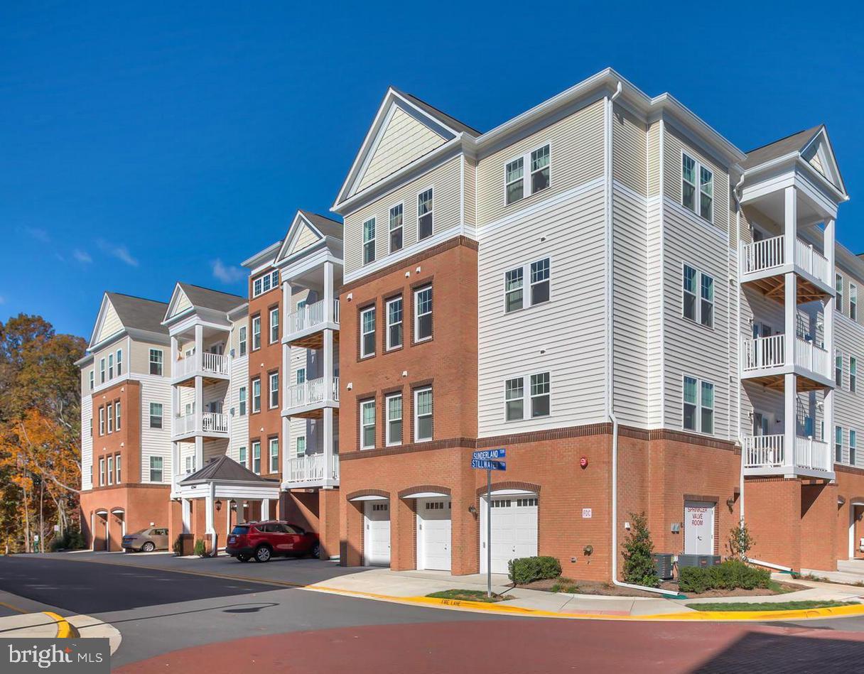 VILLAGES AT BROADLANDS CONDO - Residential Lease